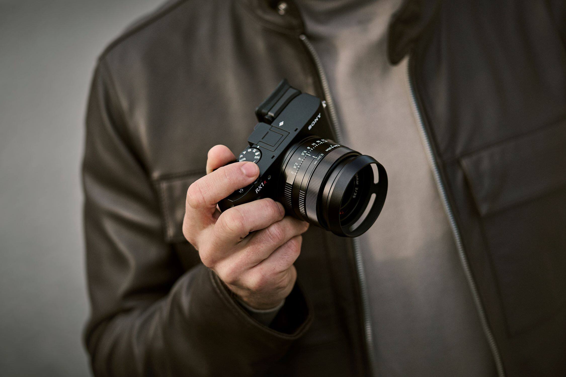 Sony Alpha RX1R III Premium compact camera Black DSCRX1RM3B - Best Buy