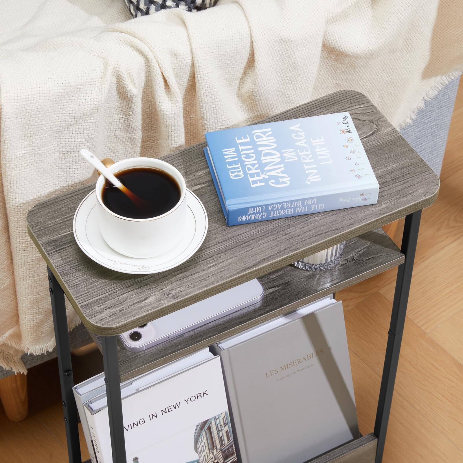 Sure, here is the corrected and grouped text from the image:

---

**Top Shelf:**

- "Fericite Gânduri Din Intreaga Lume Ce Ni Lume Intreaga"
- "Fericite York New In Ving Miserables Les"

**Middle Shelf:**

- "Oferim Fericite Gânduri"
- "În Lumea Noastră"
- "În Lumea Noastră"
- "În Lumea Noastră"
- "În Lumea Noastră"
- "În Lumea Noastră"
- "În Lumea Noastră"
- "În Lumea Noastră"
- "În Lumea Noastră"
- "În Lumea Noastră"
- "În Lumea Noastră"
- "În Lumea Noastră"
- "În Lumea Noastră"
- "În Lumea Noastră"
- "În Lumea Noastră"
- "În Lumea Noastră"
- "În Lumea Noastră"
- "În Lumea