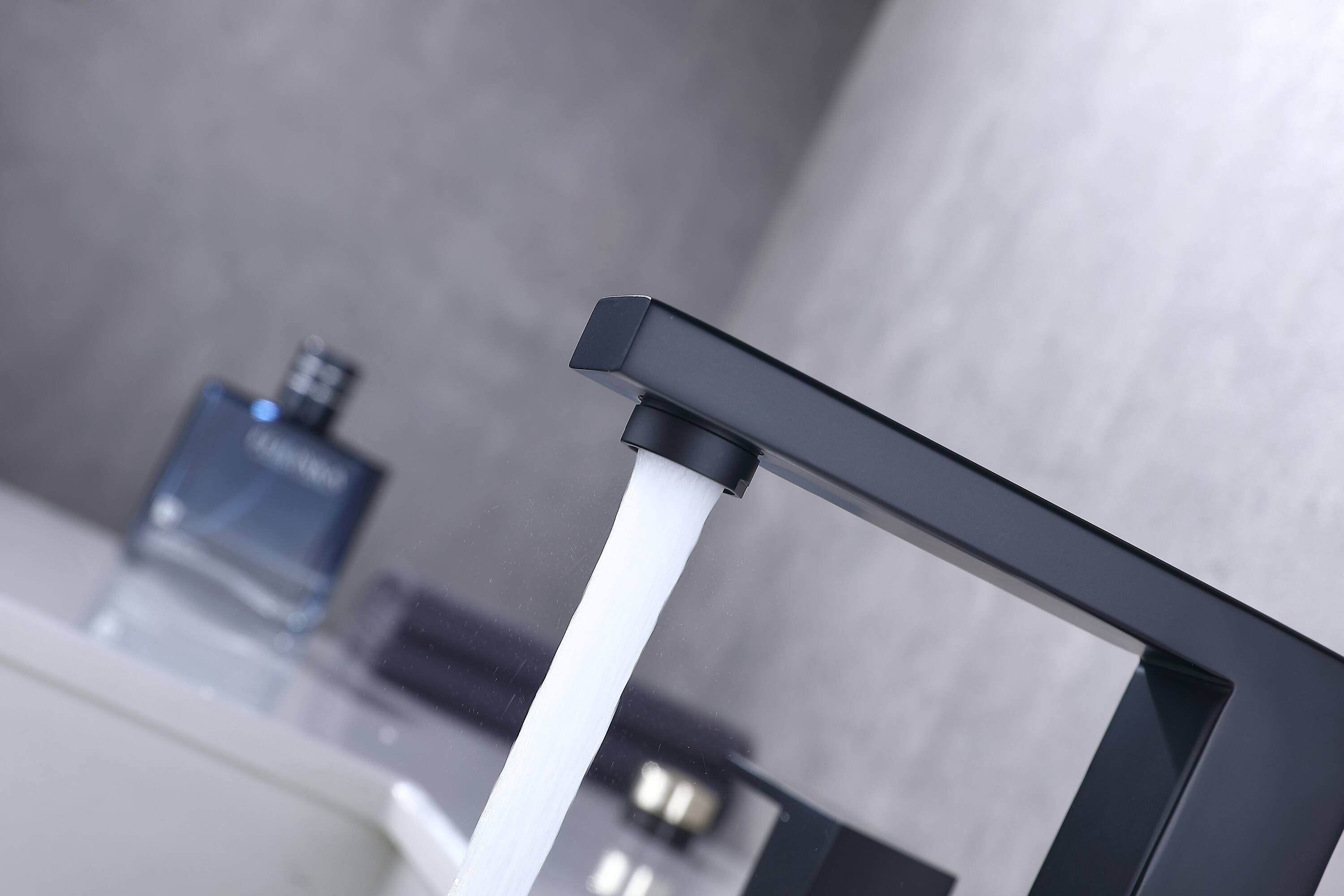 Left. Bothwa Home - Bothwa Home Bathroom Faucet For bathroom Sink  With Two Handles And Supply Lines - Matt black.