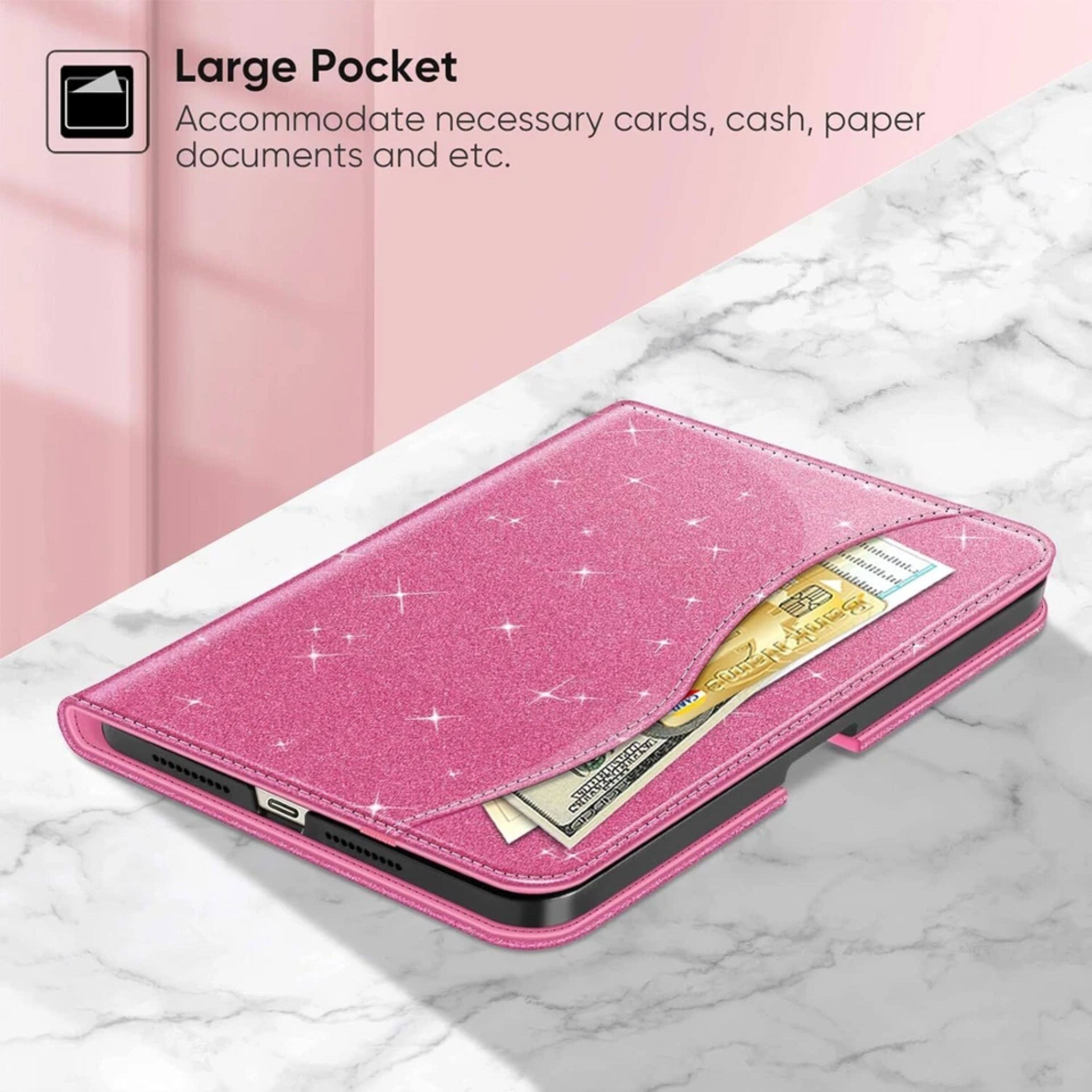 Large Pocket  
Accommodate necessary cards, cash, paper documents and etc.
