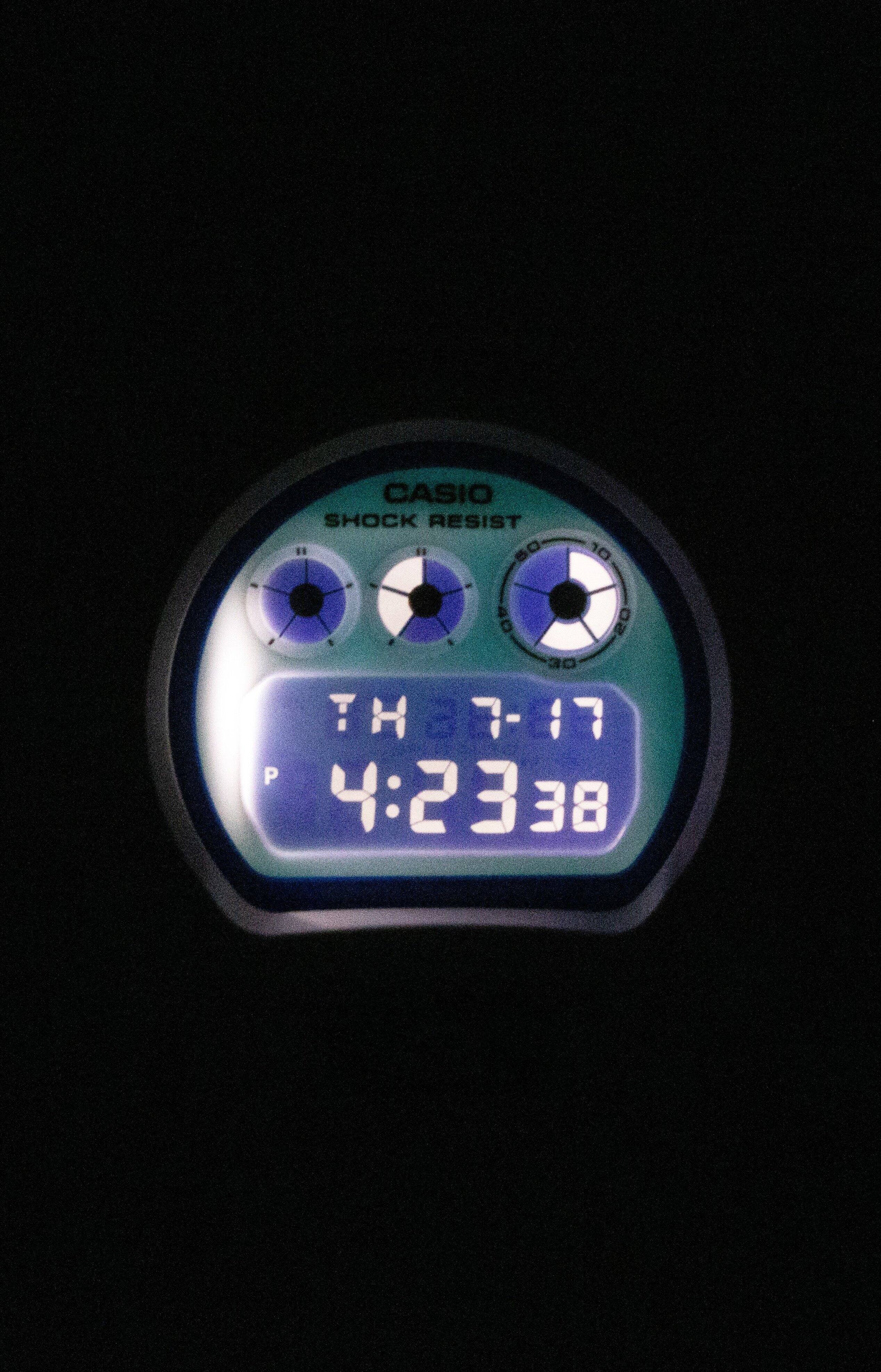 CASIO SHOCK RESIST  
TH 7-17  
4:23:38