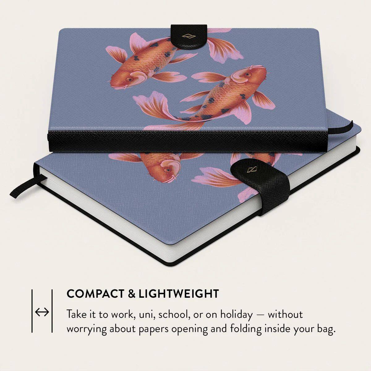 COMPACT & LIGHTWEIGHT  
Take it to work, uni, school, or on holiday – without worrying about papers opening and folding inside your bag.