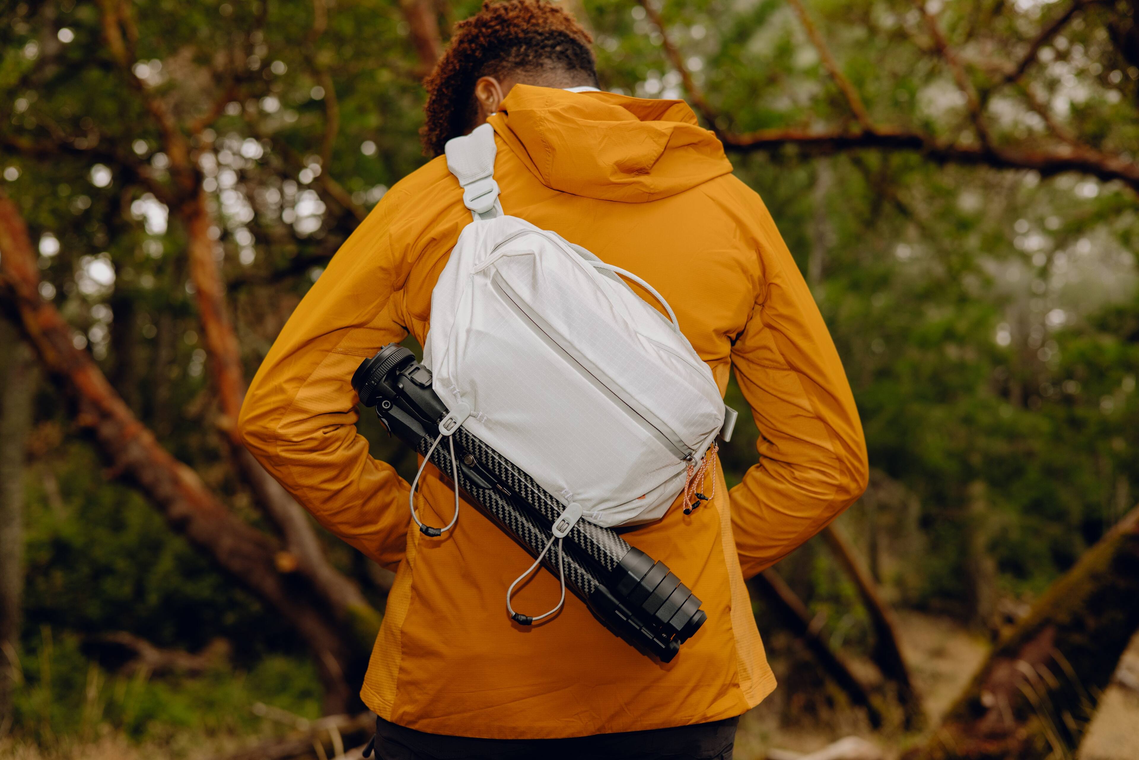 Alt View 16. Peak Design - Outdoor Sling 7L - Cloud.