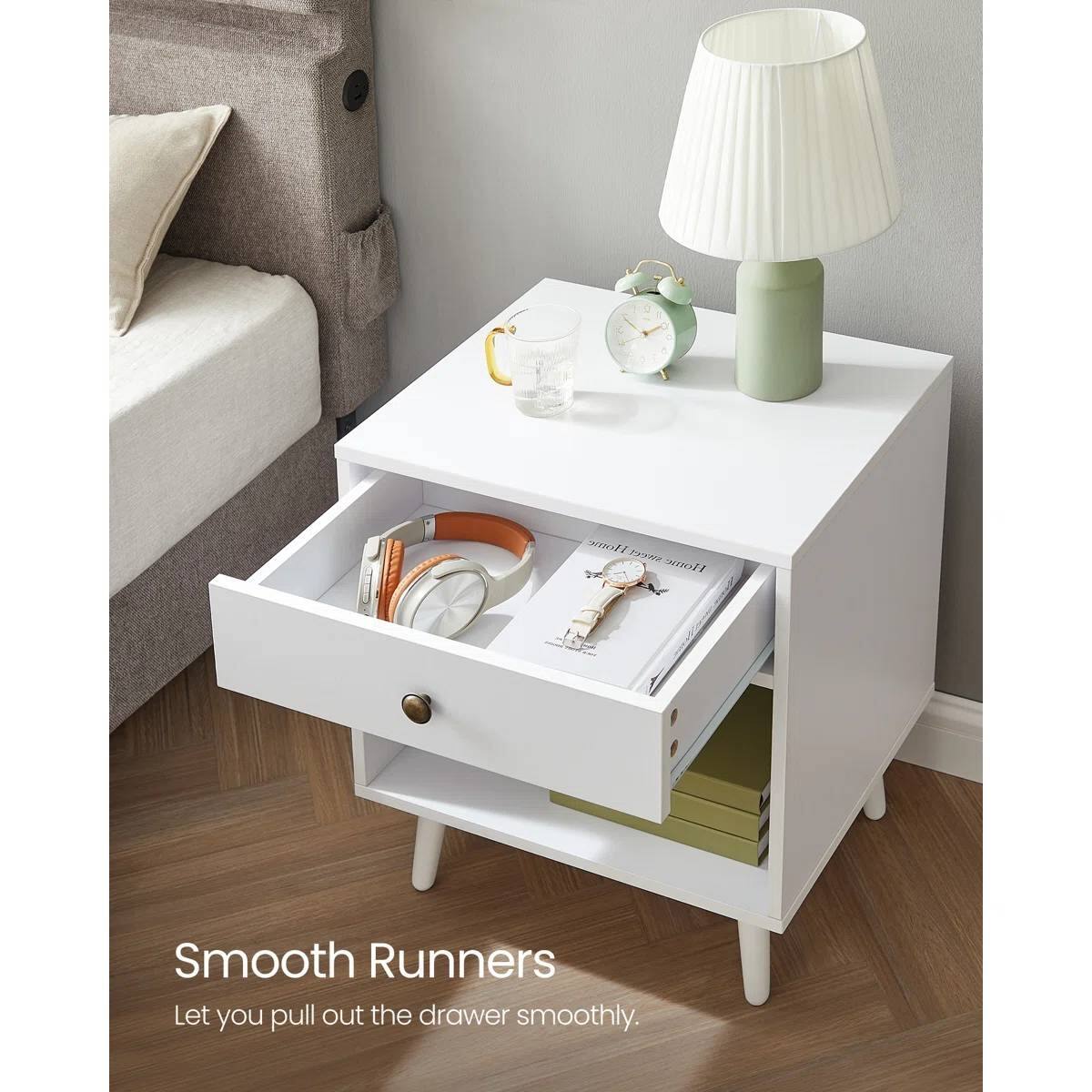 Smooth Runners  
Let you pull out the drawer smoothly.