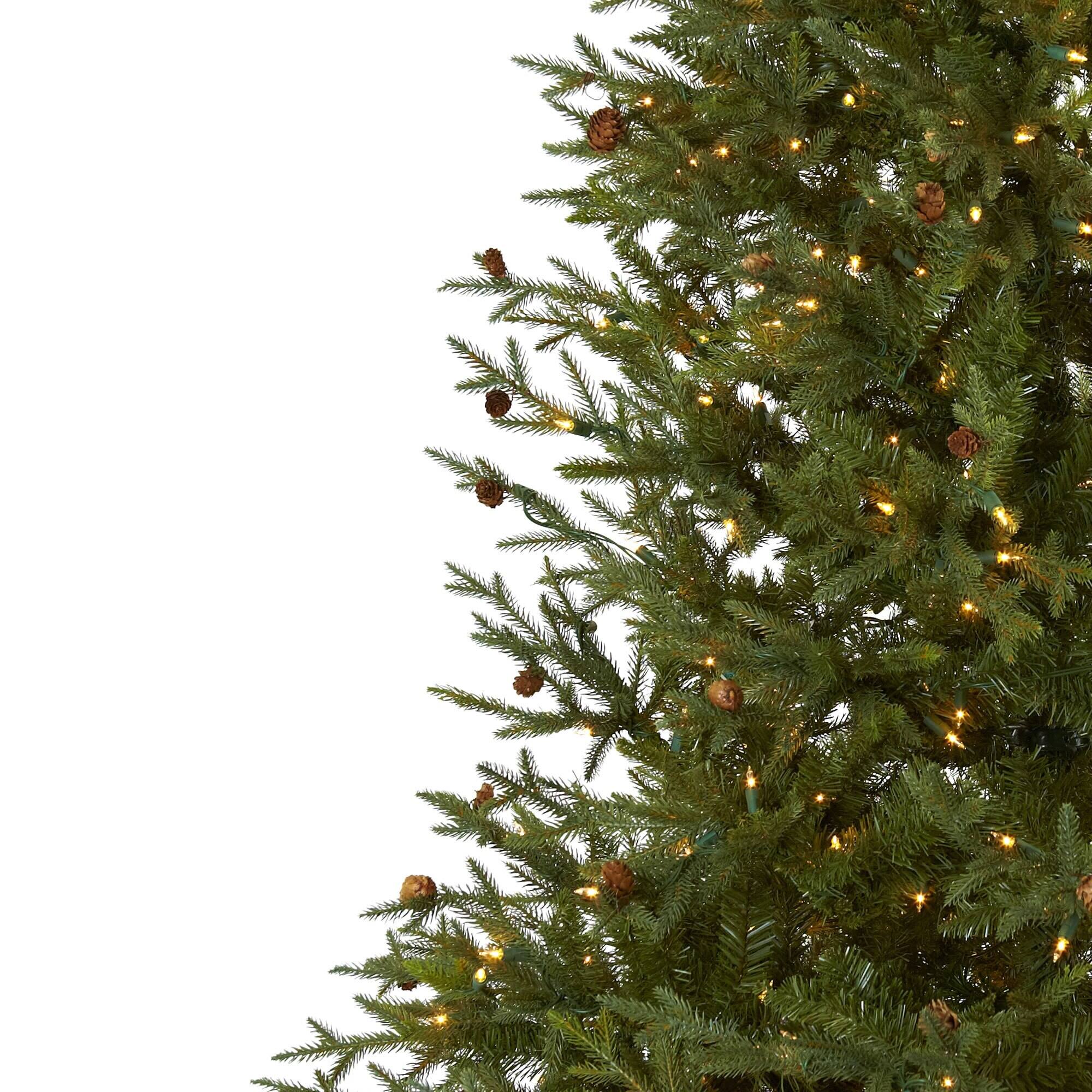 Angle. BreeBe - 7.5' Classic Christmas Tree w/1410 Tips & 500 Clear Lights - Multicolor.