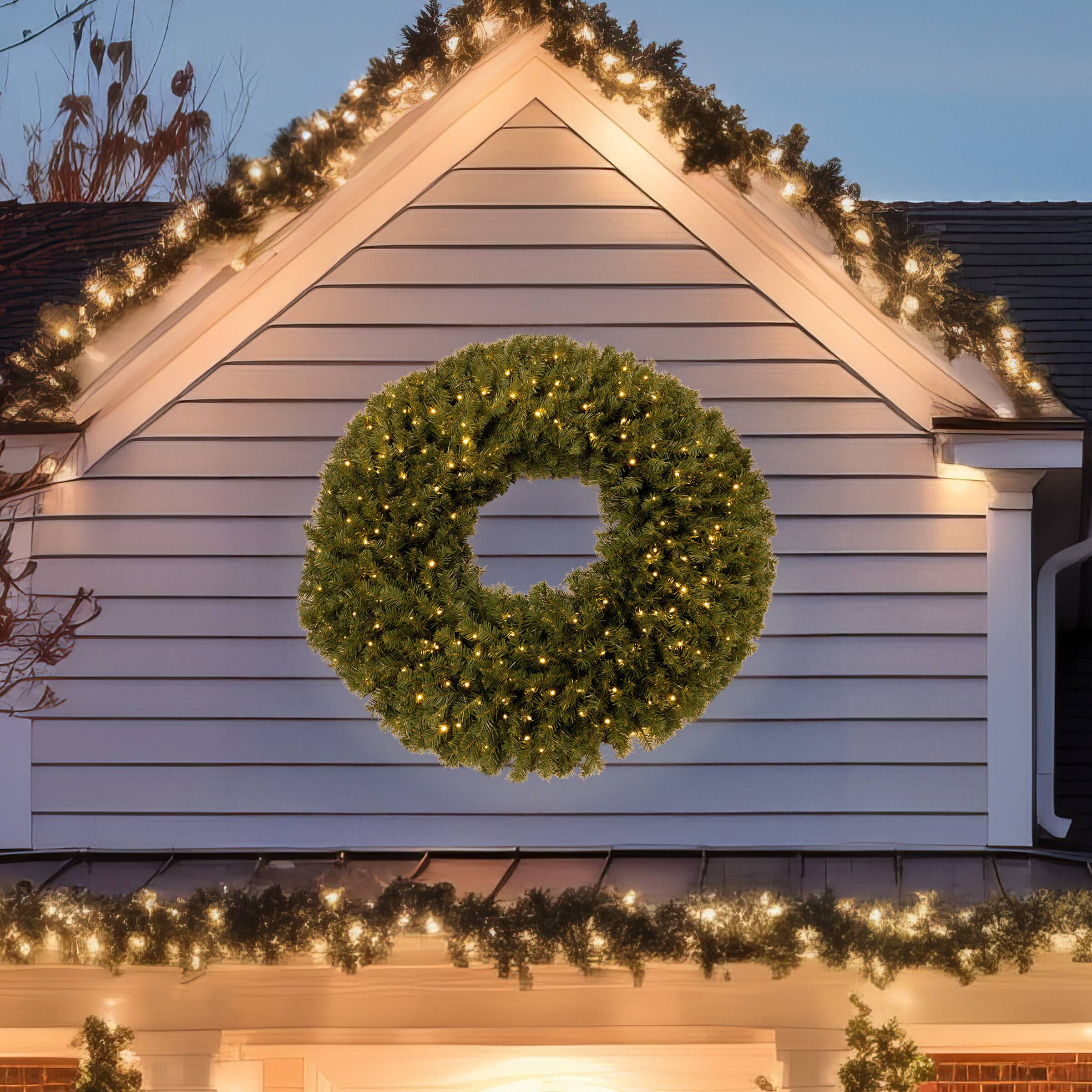 Back. Elf Stor - Artificial Christmas wreath -60 in - Green.