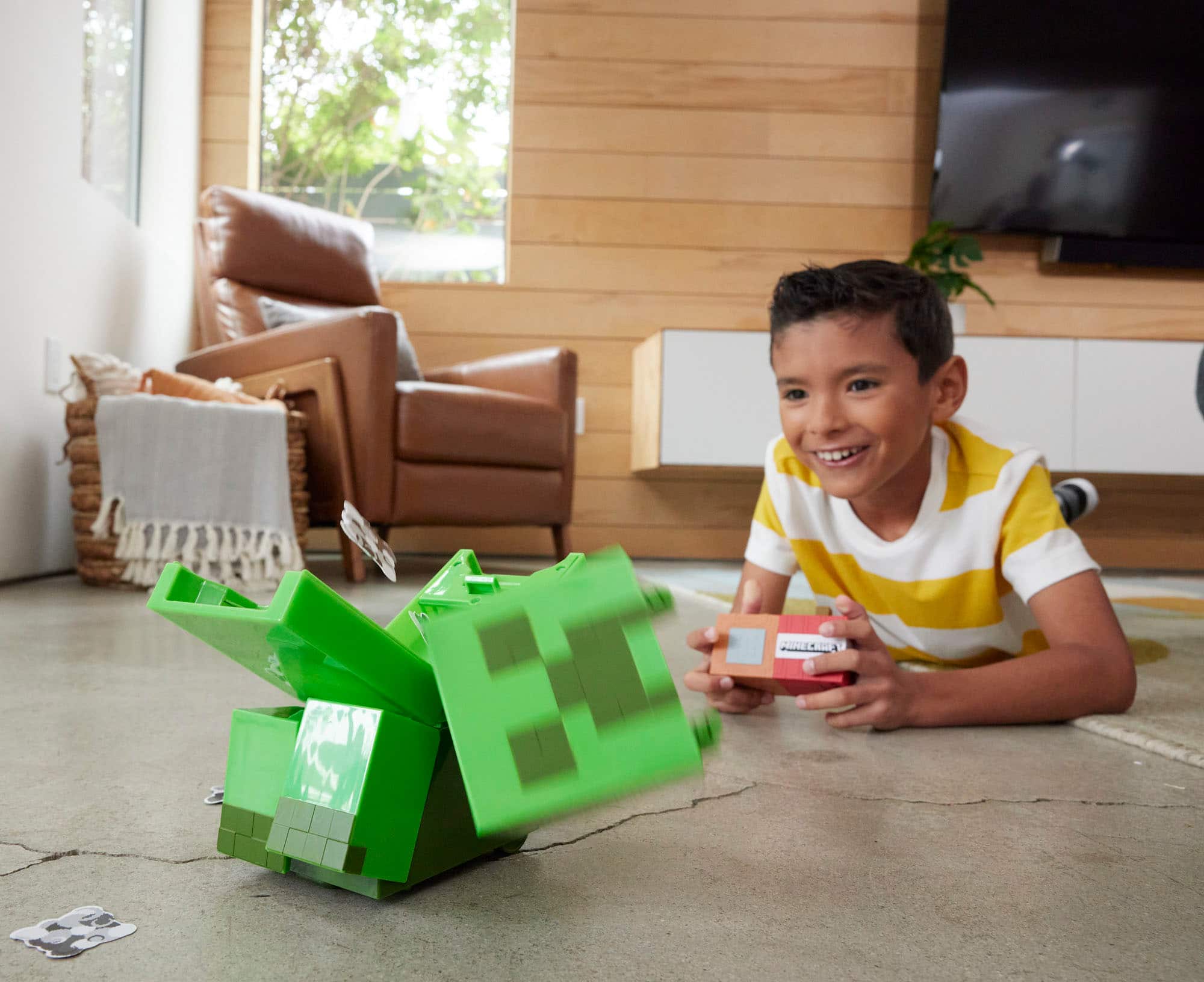 Alt View 19. Minecraft - 10" Exploding RC Creeper - Green.