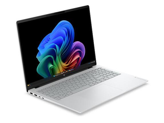 Alt View 2. HP - HP OmniBook 5 Laptop Computer 16" 2K Intel Core Ultra 7 16 GB memory;512 GB SSD - Glacier silver aluminum.