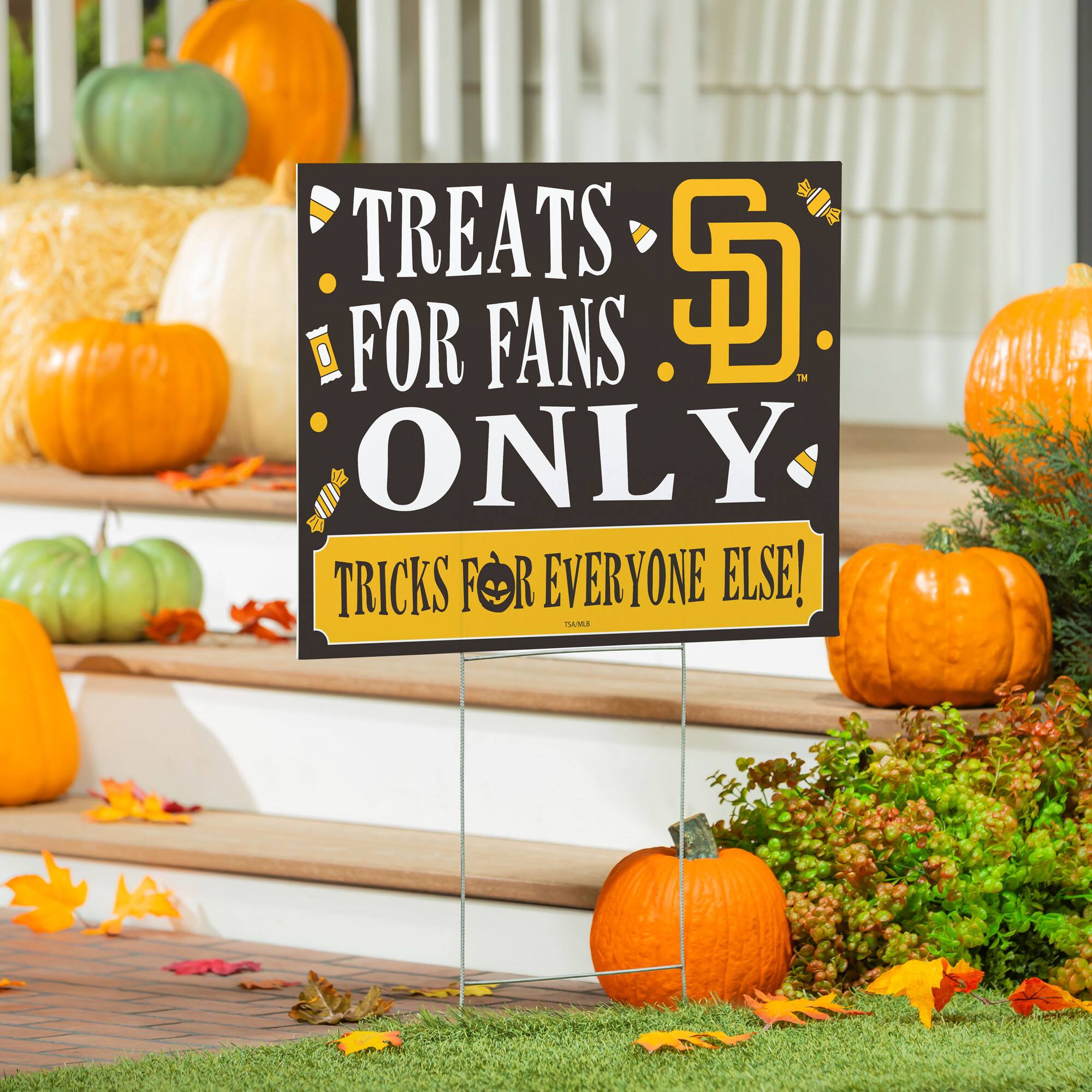 TREATS FOR FANS ONLY  
TRICKS FOR EVERYONE ELSE!