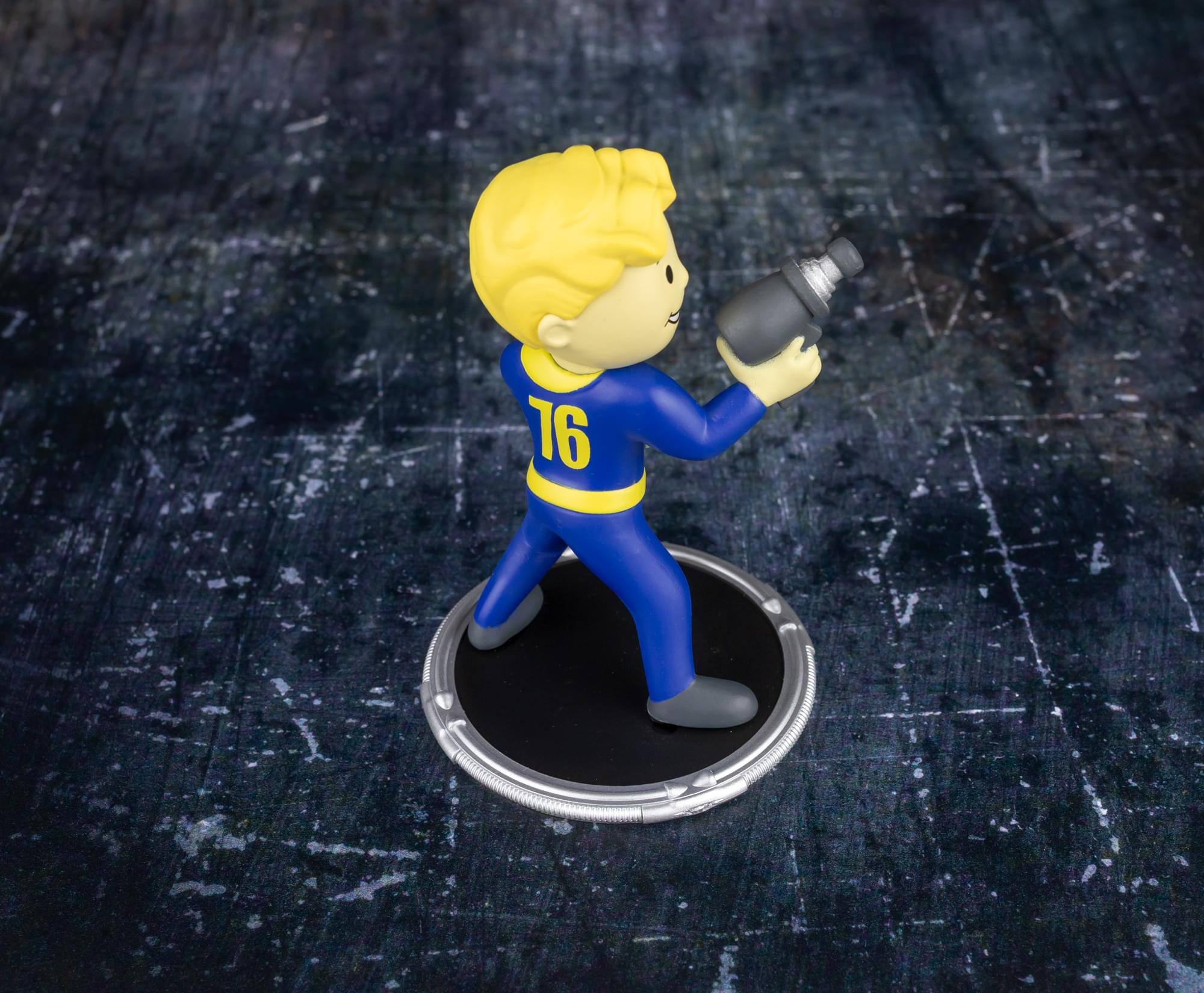 Alt View 5. Toynk - Fallout Vault Boy (Gun) 3-Inch Mini Figure - Multi-Colored.