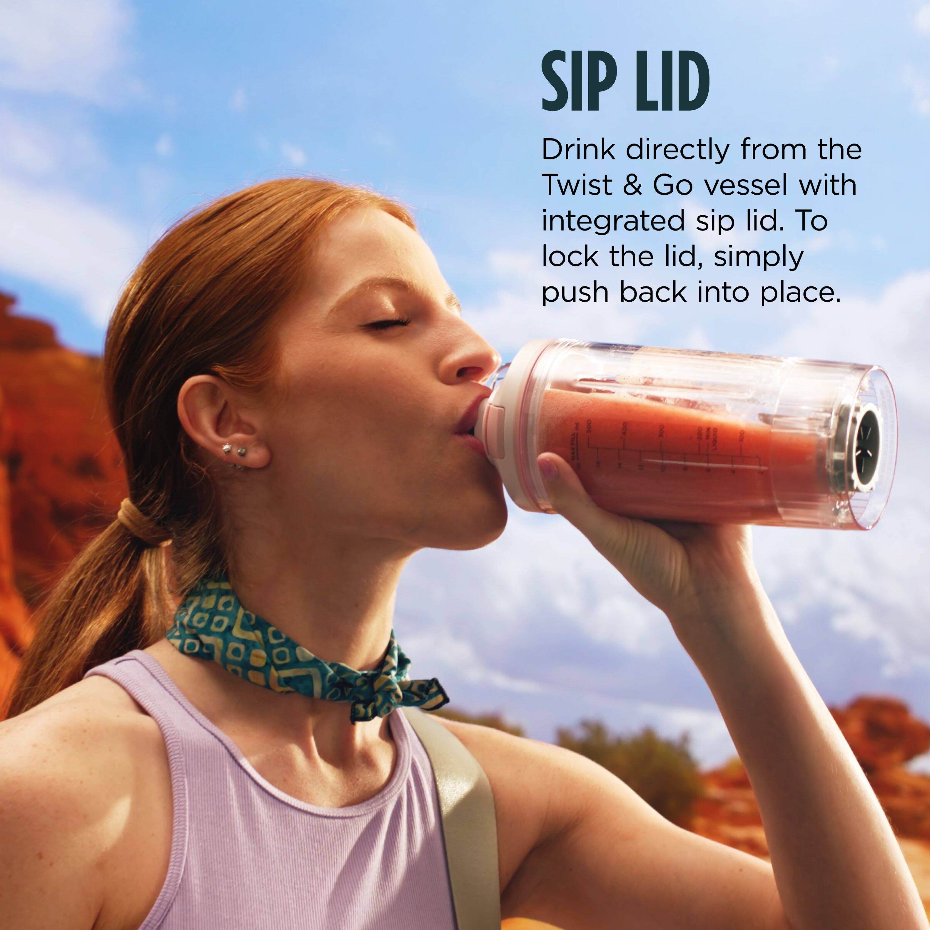 SIP LID  
Drink directly from the Twist & Go vessel with integrated sip lid. To lock the lid, simply push back into place.