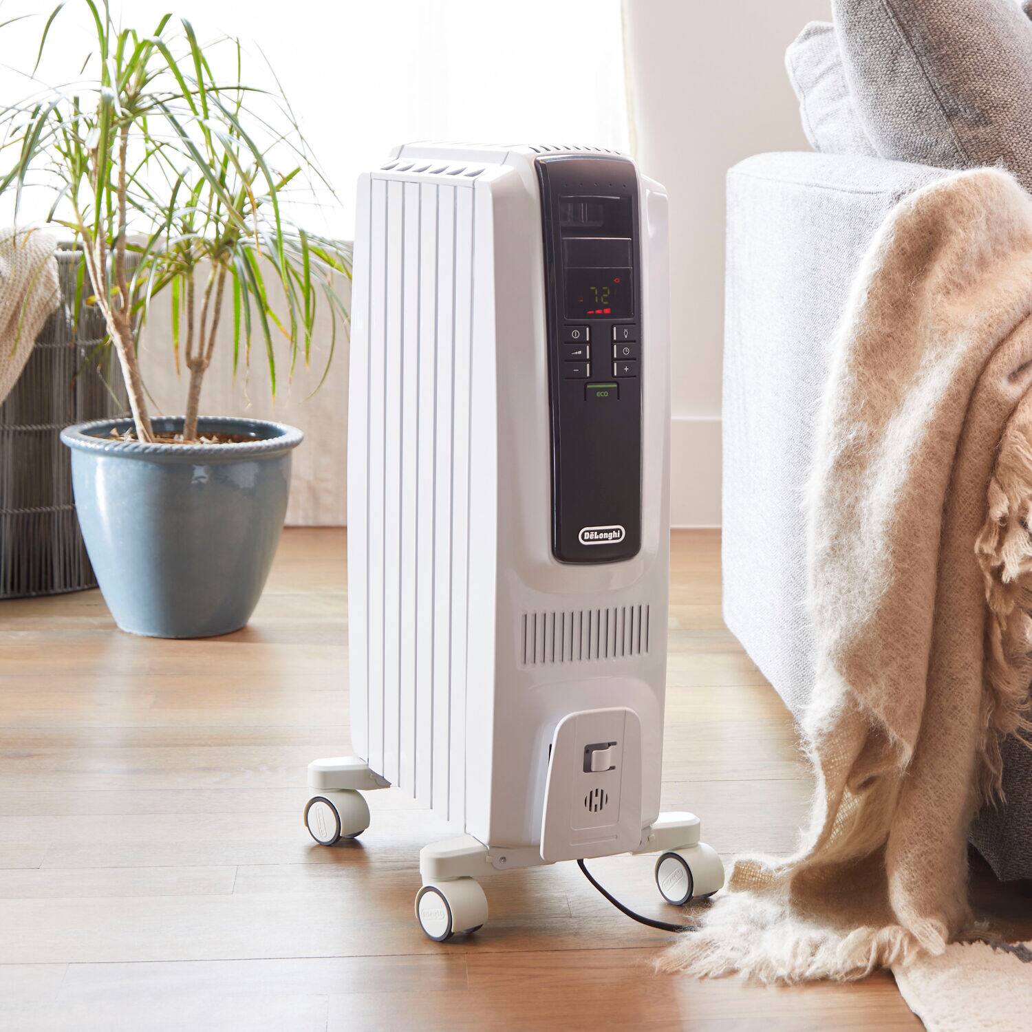 Angle. De'Longhi - Dragon Digital Full Room Radiant Heater - White.