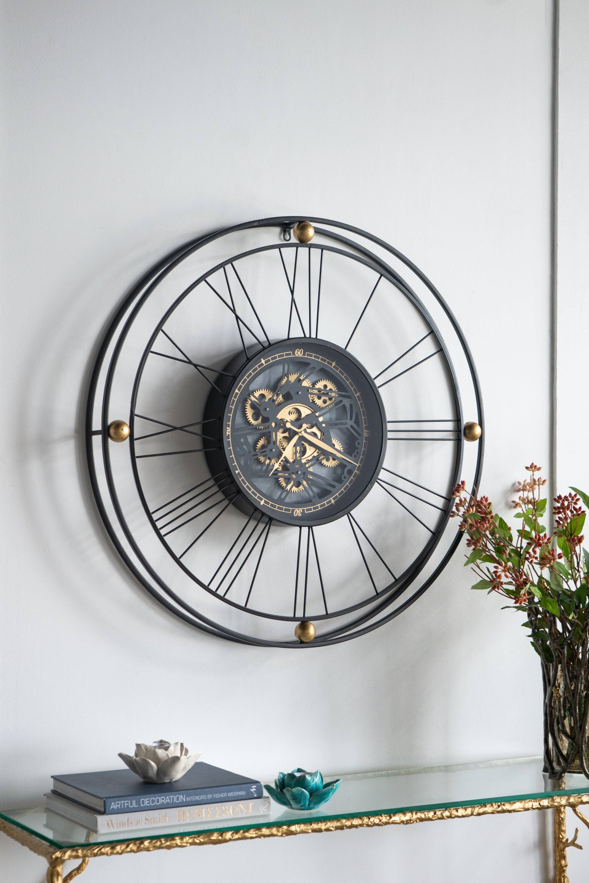 60 30  
FER WESPEN M DECORATION INTERENS ARTFUL  
Smith HOMEFRONT Windsor  

ARTFUL DECORATION  
AUTHORS BY PETER WESPERMAN  
Windsor Smith HOMEFRONT