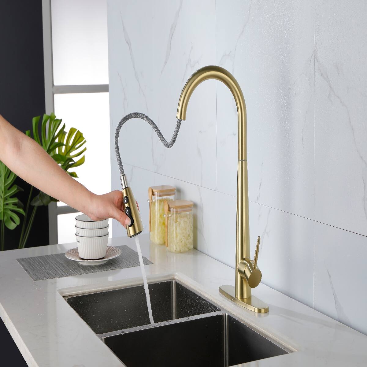 Angle. Ropilly - Ropilly Pull Down Kitchen Faucet Brushed Gold Stainless Steel Single Handle Sink Faucet with Sprayer - Brushed Gold.