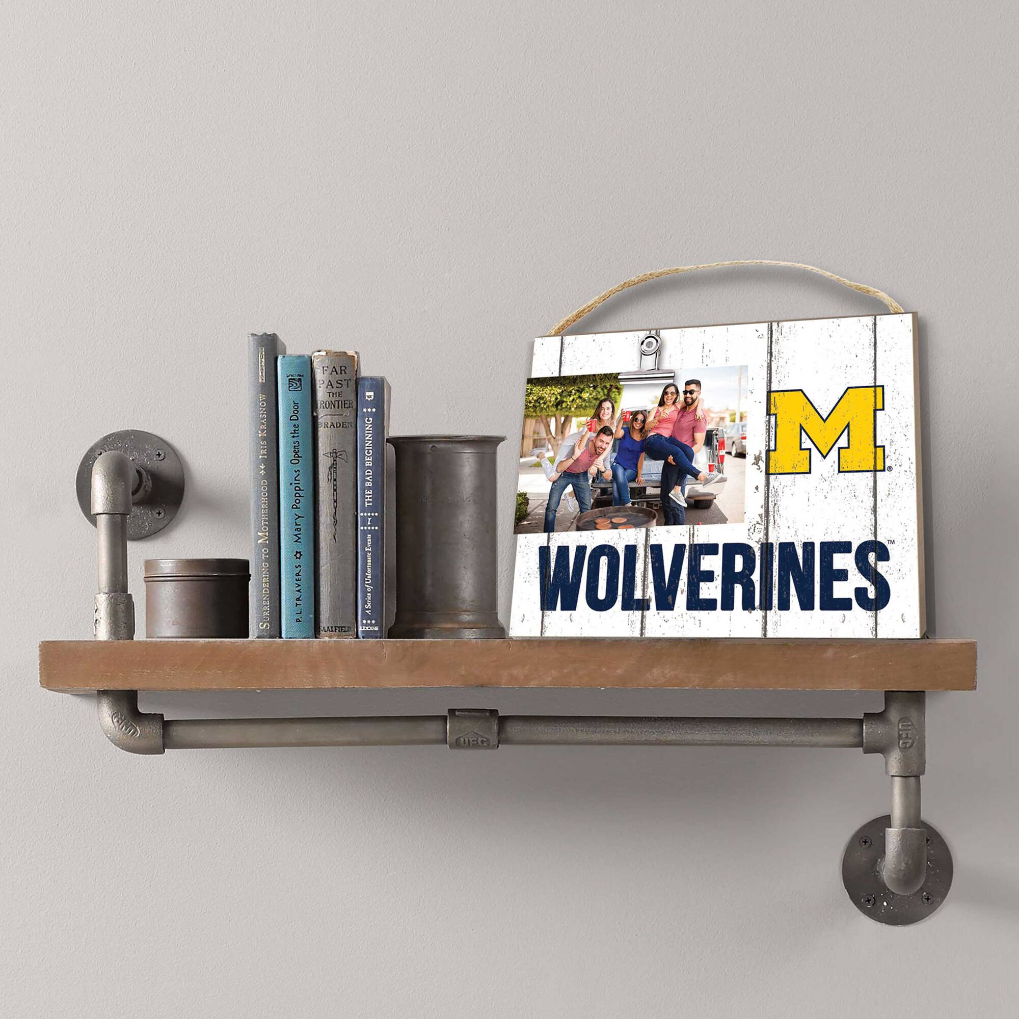 ONRYAN  
OHERHOOD  
P o SURRENDERDIC  
Door the Opensth  
Poppins Mary  
O PLTRAVIAS  
AR AST THE  
- FONTIER  
RAUE  
RECINNING  
BAD THE  
F ASiofCalemTo  
!  
UPE - M  
WOLVERINES