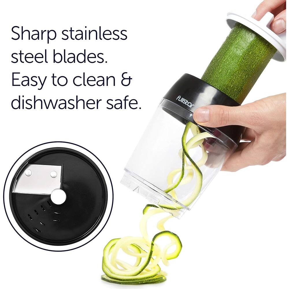 Sharp stainless steel blades.  
Easy to clean & dishwasher safe.  
fullstar