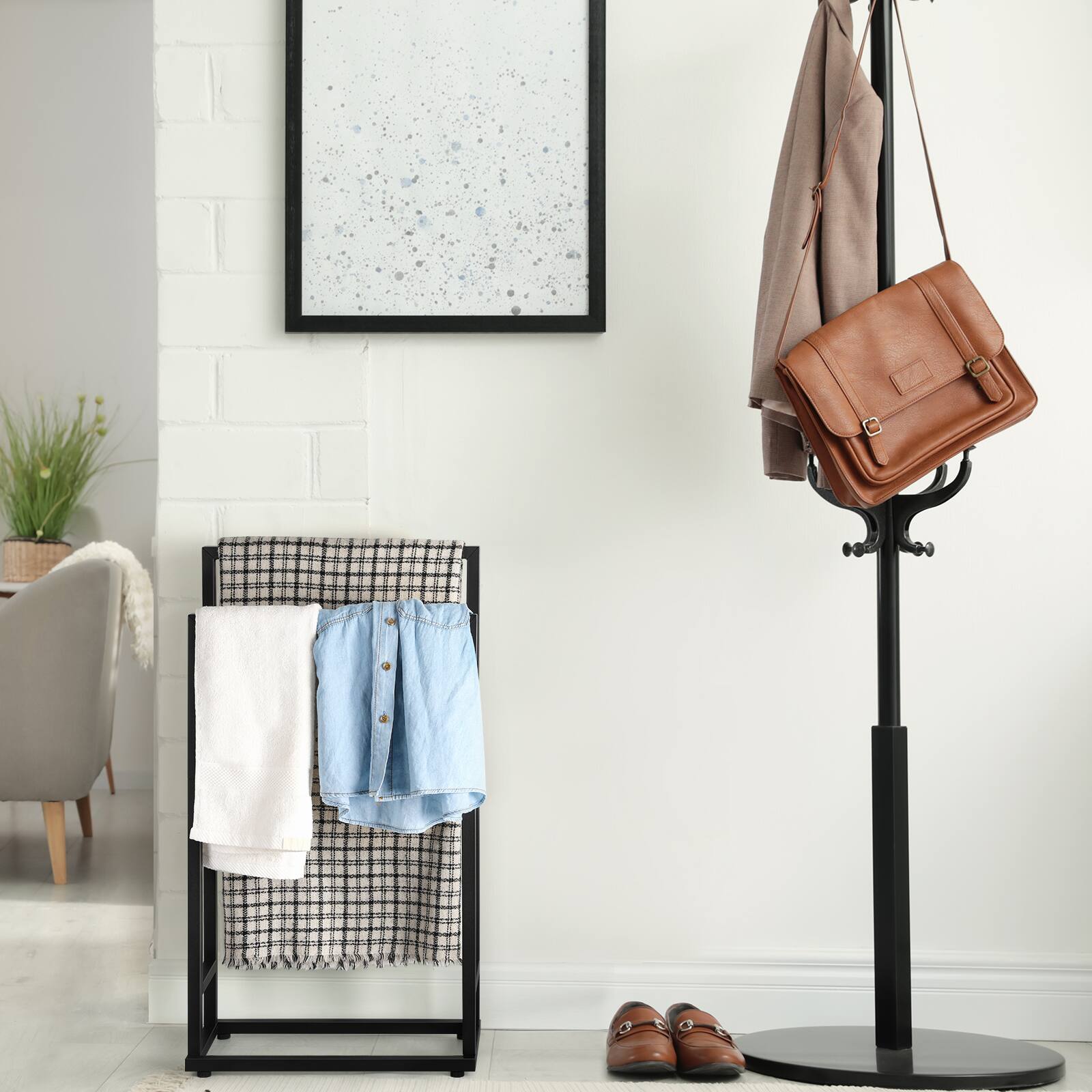 Back. Oumilen - 2-Tier Freestanding Towel Rack, Square Tube Metal Bathroom Towel Stand with Adjustable Foot Pads, Black - Black.
