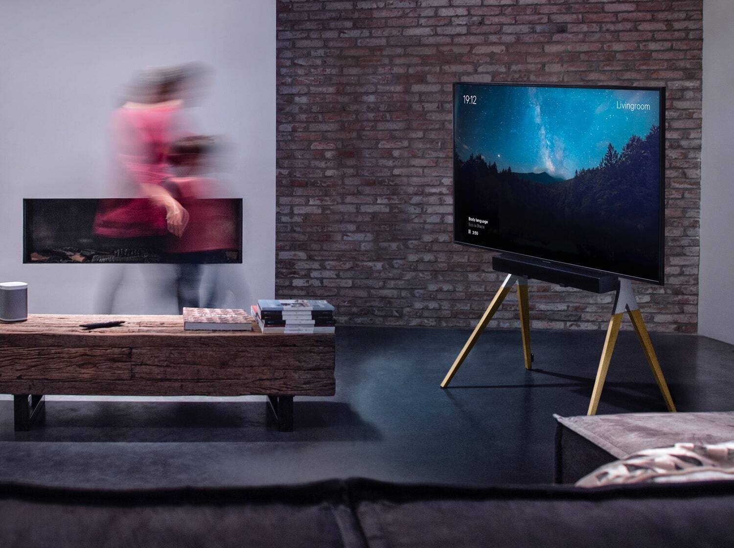 19:12  
Livingroom  
Body language  
Nicole Shap  
11 300