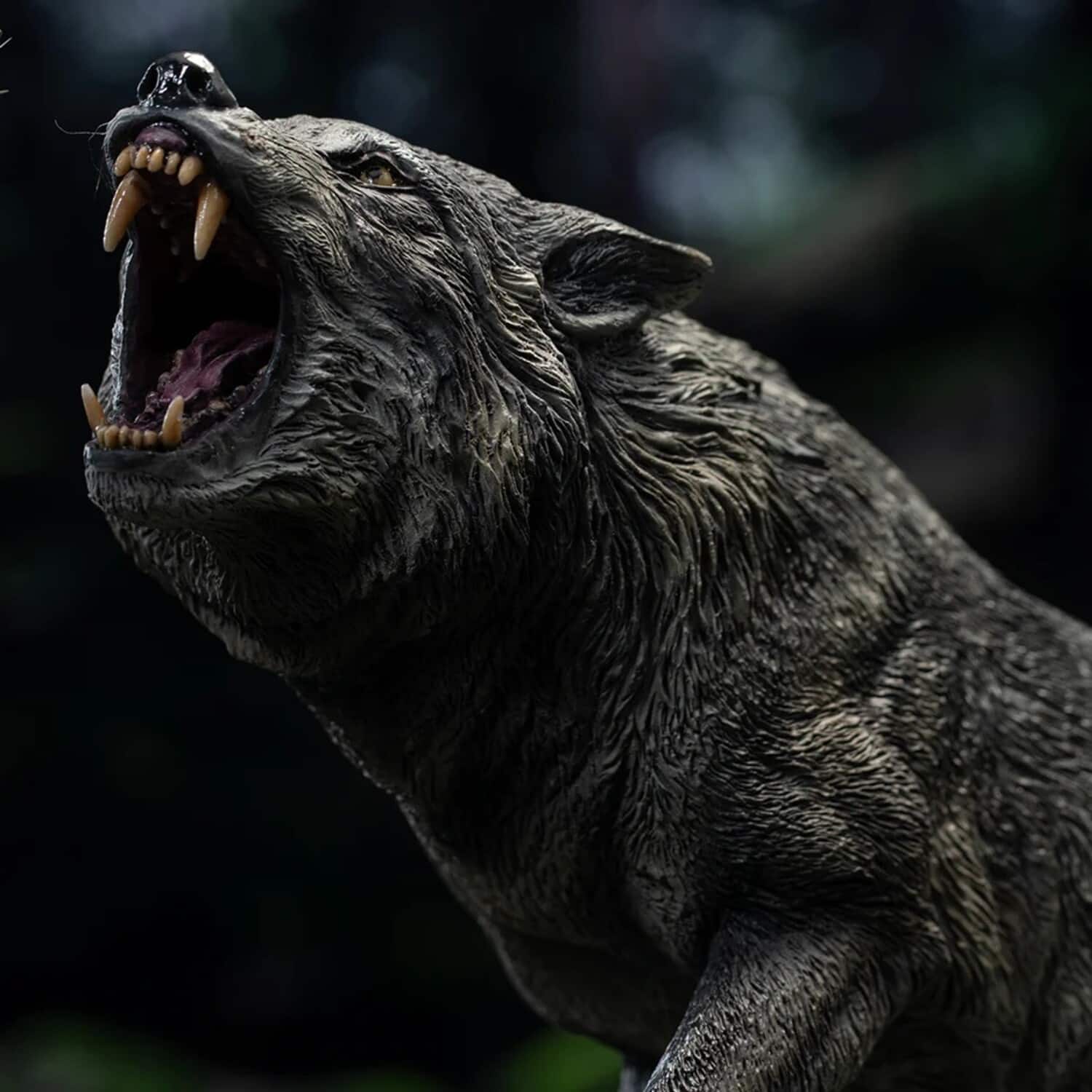 PopMarket - Wonders of the Wild Series - Dire Wolf Statue - COLLECTIBLES - Multicolor
