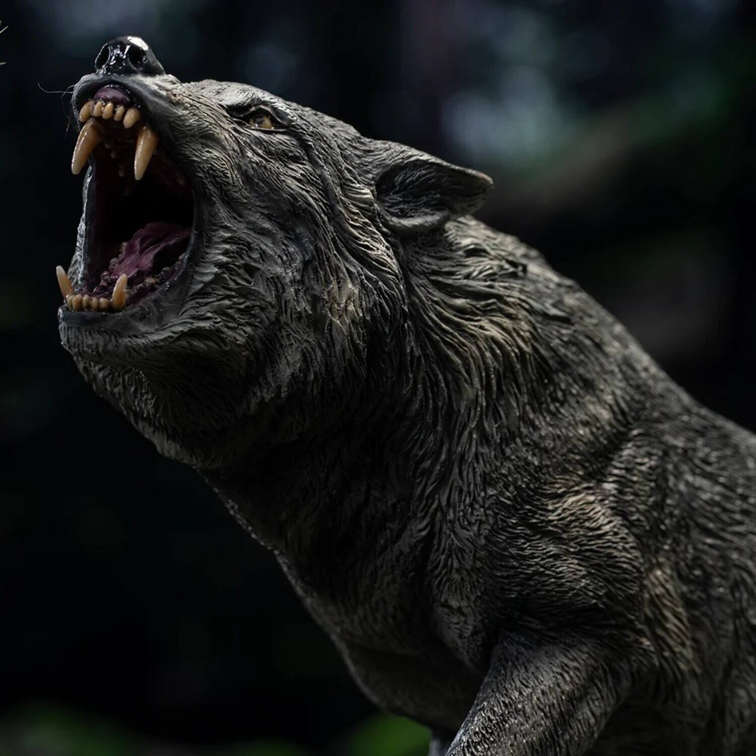 Wonders of the Wild Series - Dire Wolf Statue - COLLECTIBLES