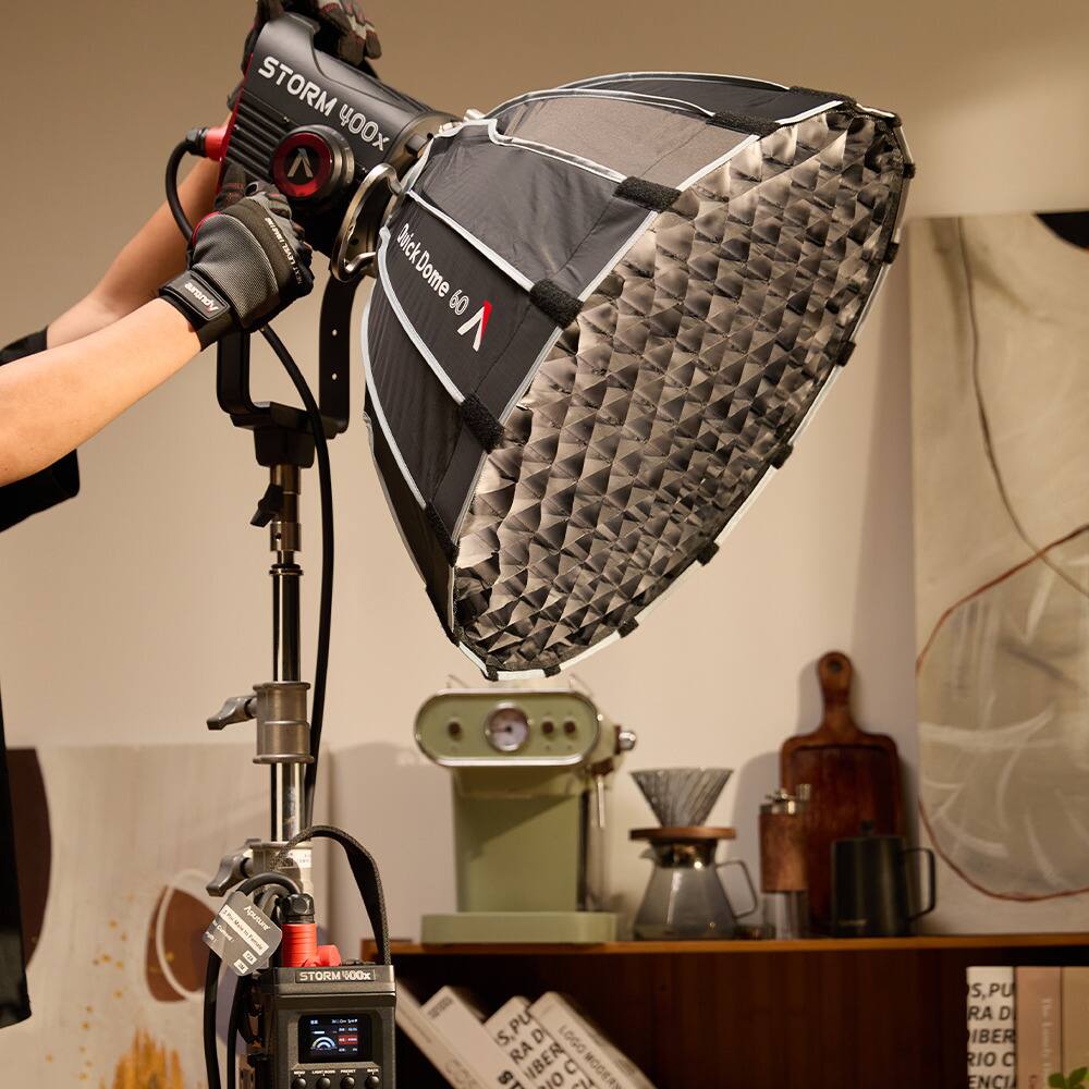 Aputure STORM 700x (US) with 24 Inch Softbox Bundle AP0700017RK2 - Best Buy