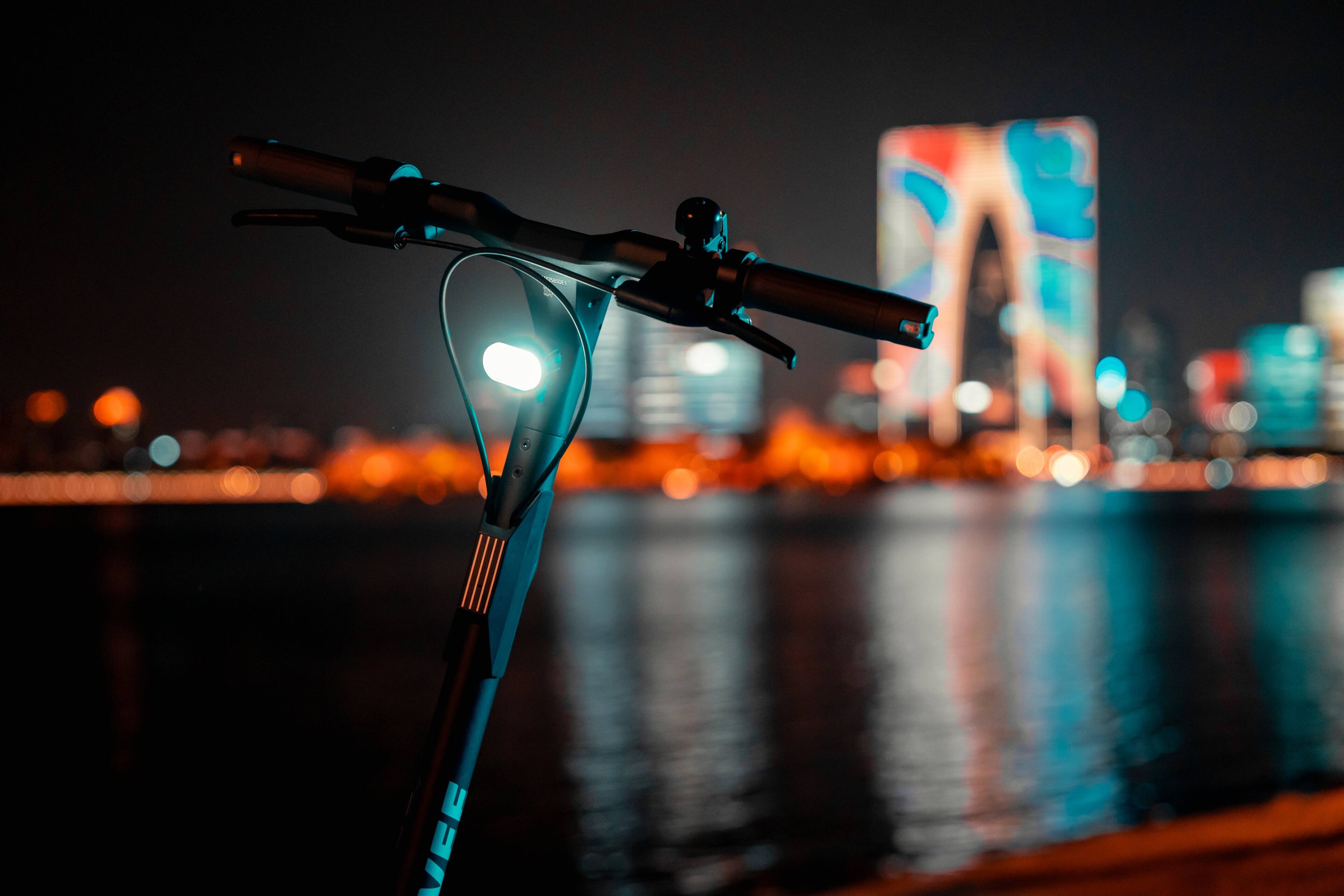 Alt View 26. NAVEE - ST3 Electric Scooter w/37.3 miles Max Operating Range & 24.9 mph Max Speed - Black.