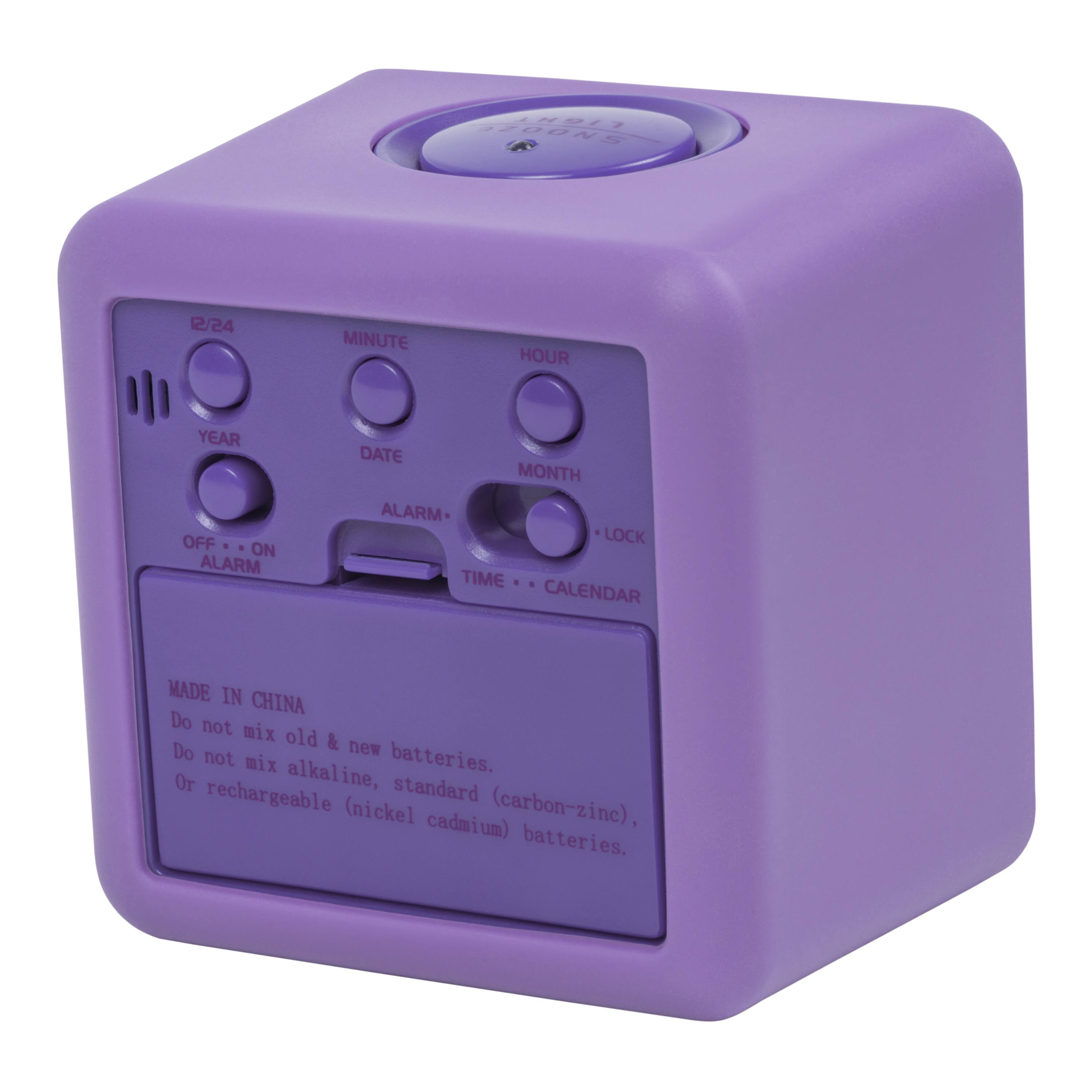 N2I COONS  
12/24 MINUTE HOUR YEAR OFF ON ALARM MONTH ALARM LOCK TIME CALENDAR  
MADE IN CHINA  
Do not mix old & new batteries.  
Do not mix alkaline, standard (carbon-zinc), or rechargeable (nickel cadmium) batteries.