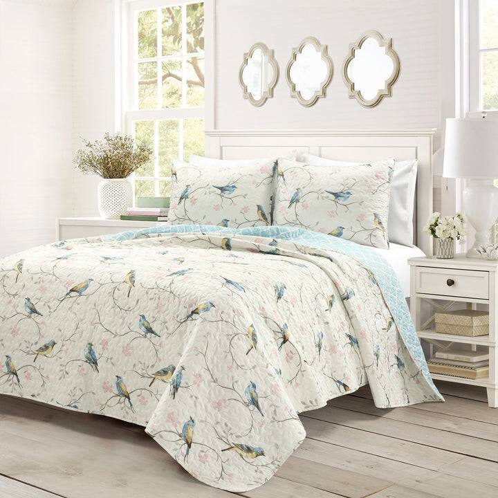 Front. Hivvago - King Size Reversible Polyester Lightweight Floral Birds 3 Piece Quilt Set - White, Light Blue.
