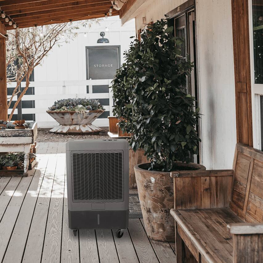 Alt View 4. Hessaire - Hessaire MC61M 5,300 CFM 3-Speed Portable Evaporative Cooler.
