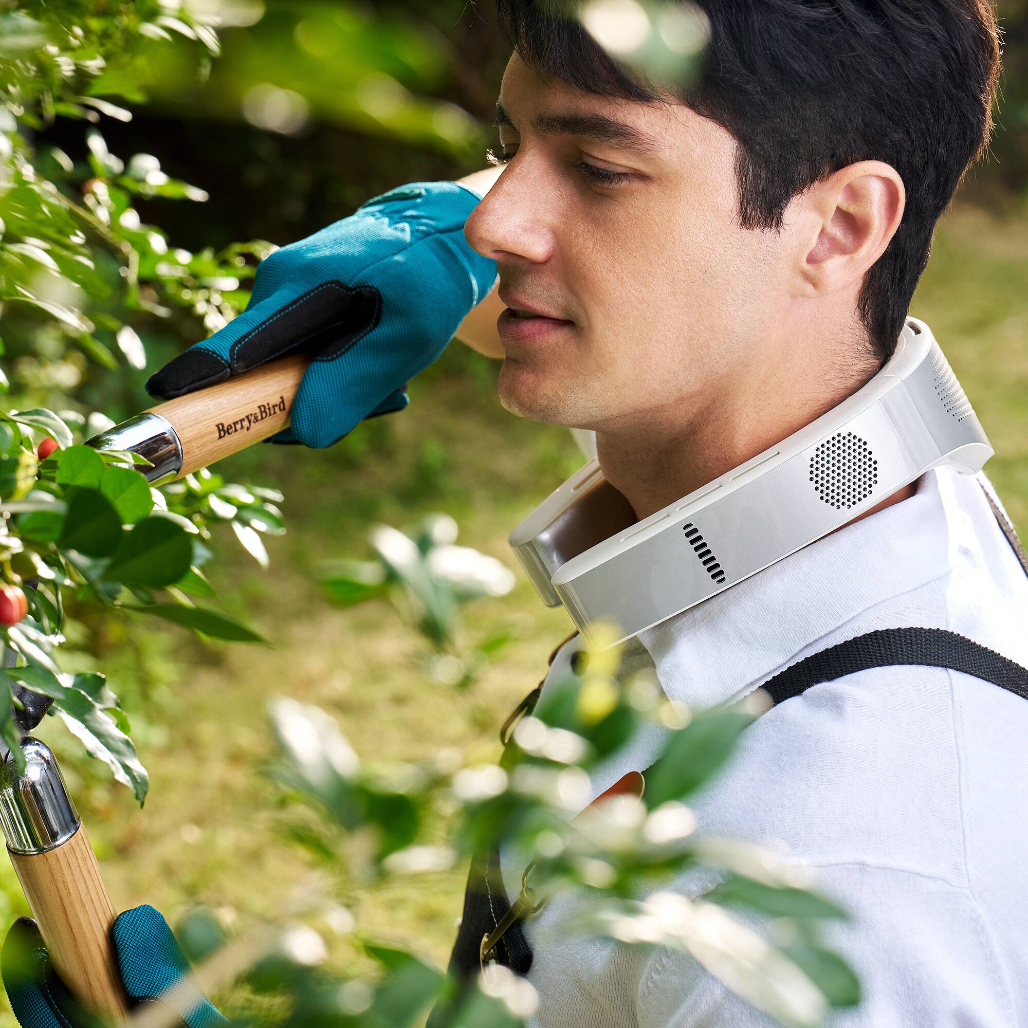 Alt View 21. TORRAS - COOLiFY Cyber Neck Air Conditioner, Cooling, Heating, and Fan Rechargeable with 6000mAh - Glacial White.