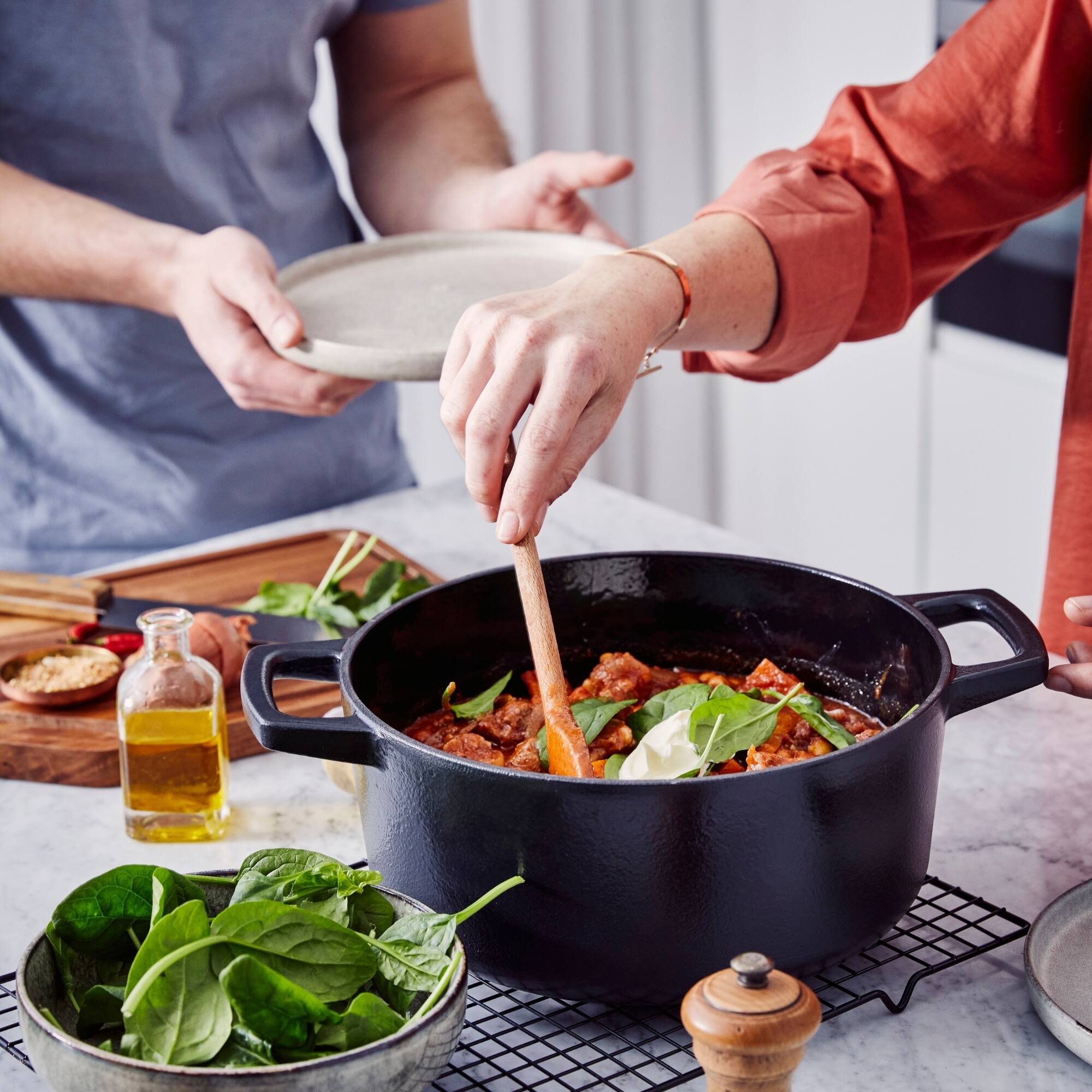 Angle. Alva - Alva Nori Enameled Cast Iron Dutch Oven 5Qt. - Oven Safe and Toxin-Free Cookware - Black.
