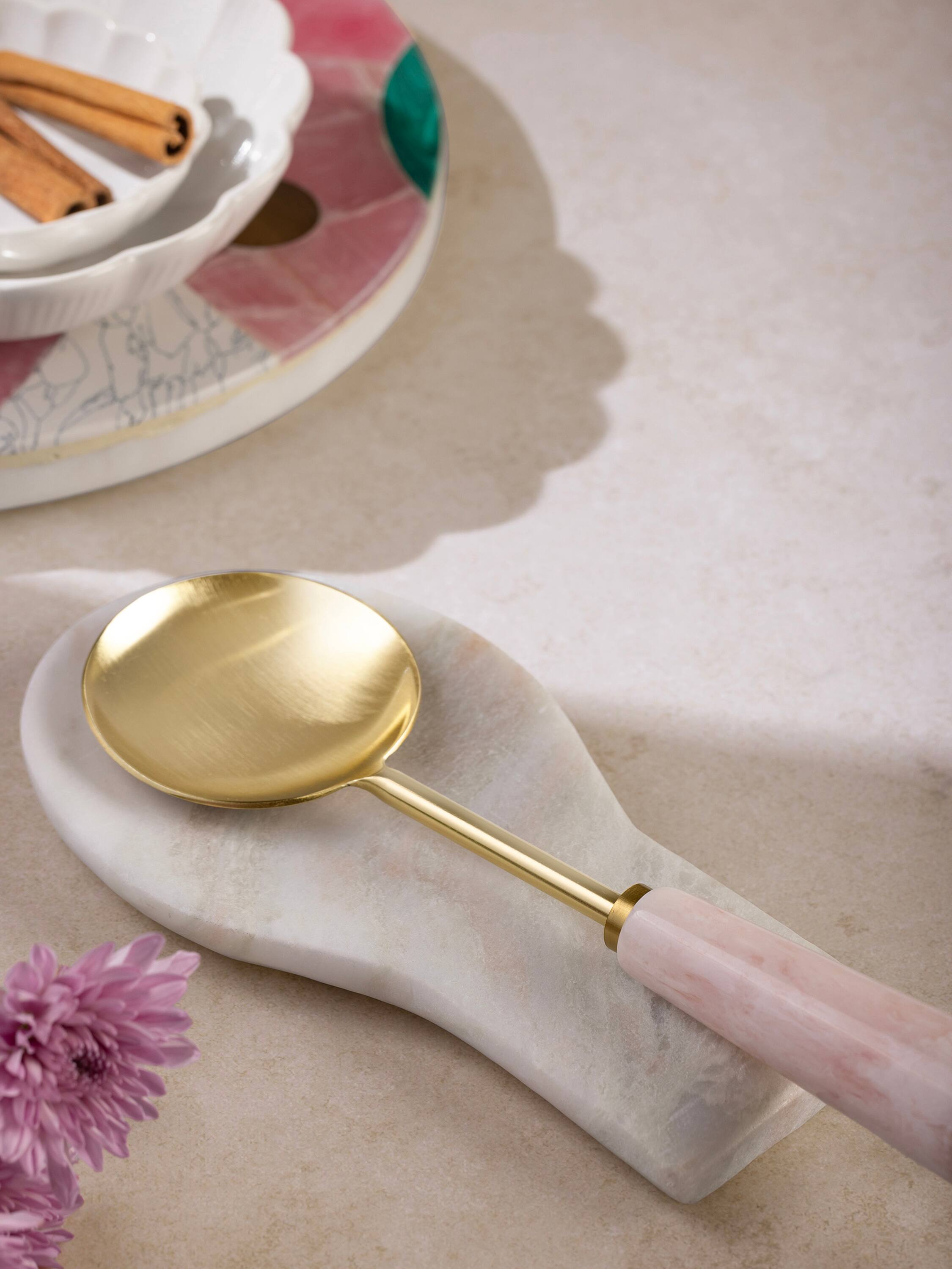 Angle. GAURI KOHLI - Machu Picchu Spoon Rest - Shades of white with streaks of color.