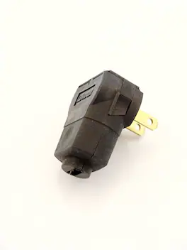 Leviton - 101AN-00E Angle Plug 15A 125V, 1 Pack - Black
