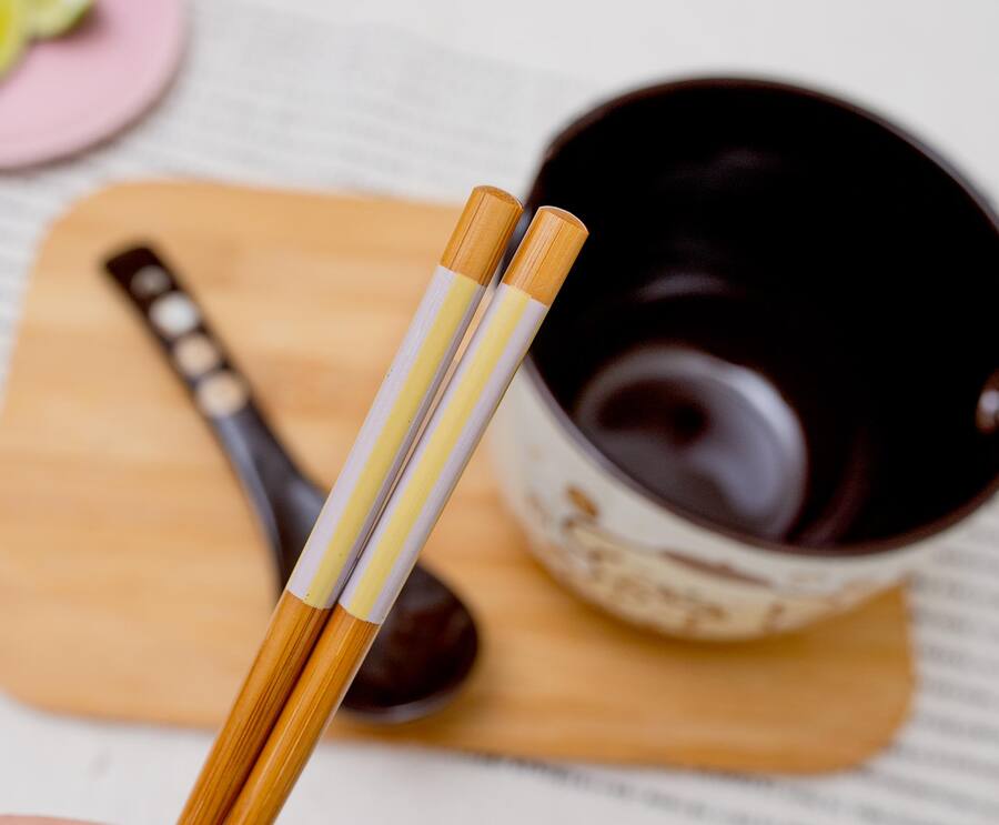 Sanrio Gudetama Japanese Top Ramen Dinnerware Set 20-Ounce Ramen Bowl Chopsticks A2 14260405