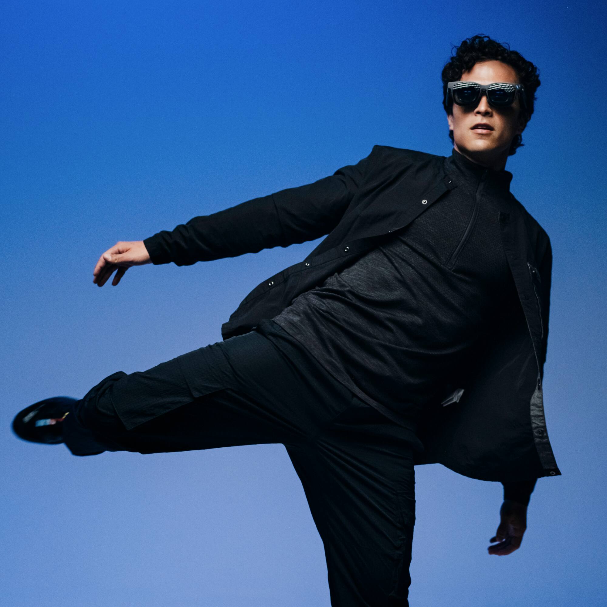 Alt View 20. VITURE - Beast XR/AR Glasses: Biggest & Brightest, 58° 1200p Built-in 3DoF, 9-Level Dimming, HARMAN Audio, Regular - Black.