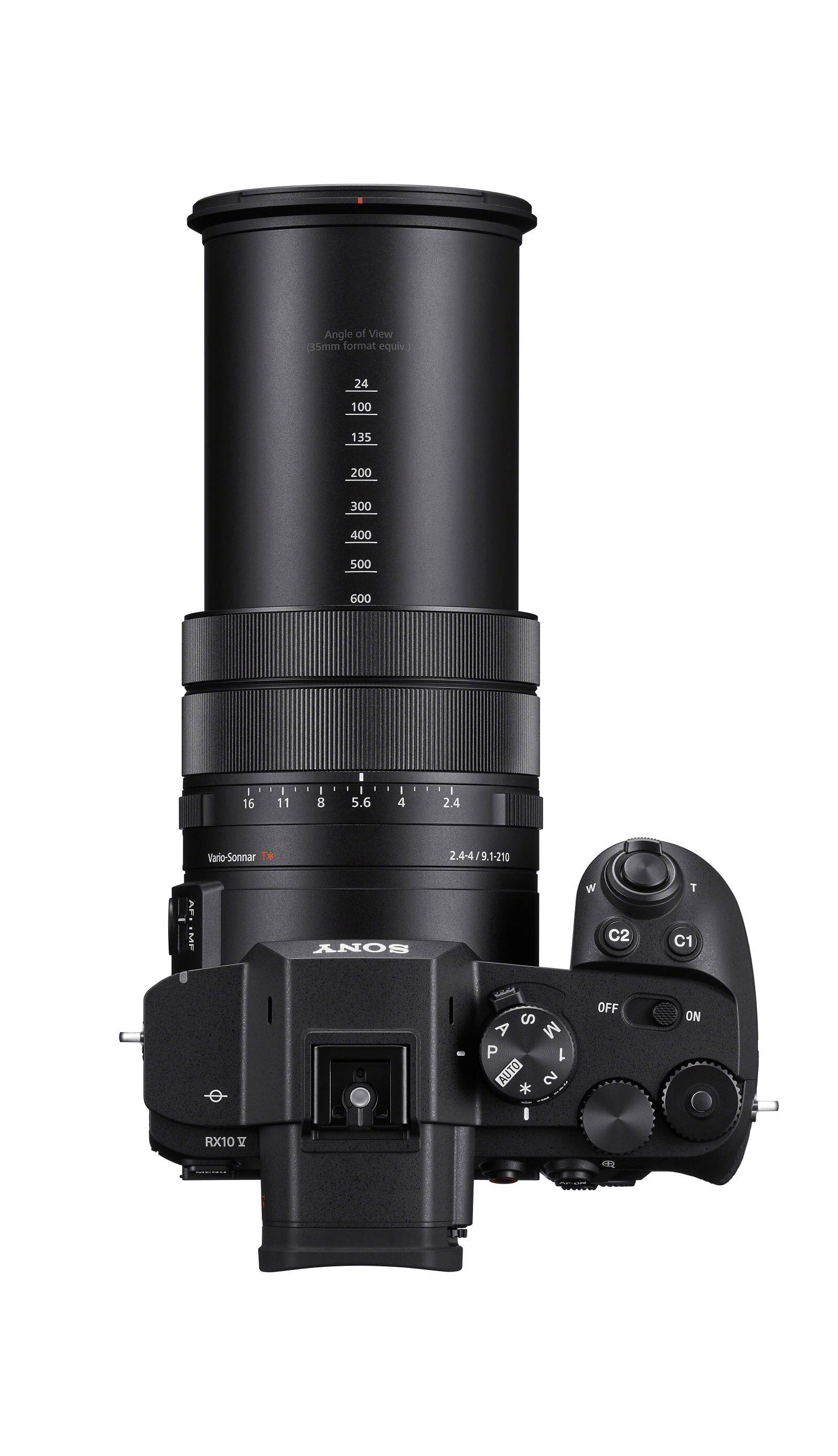 Angle of View (35mm format equiv.) 24 100 135 200 300 400 500 600  
16 11 8 5.6 4  
Vario-Sonnar T* 2.4-4/9.1-210  
AF MF  
SONY  
RX10 VI