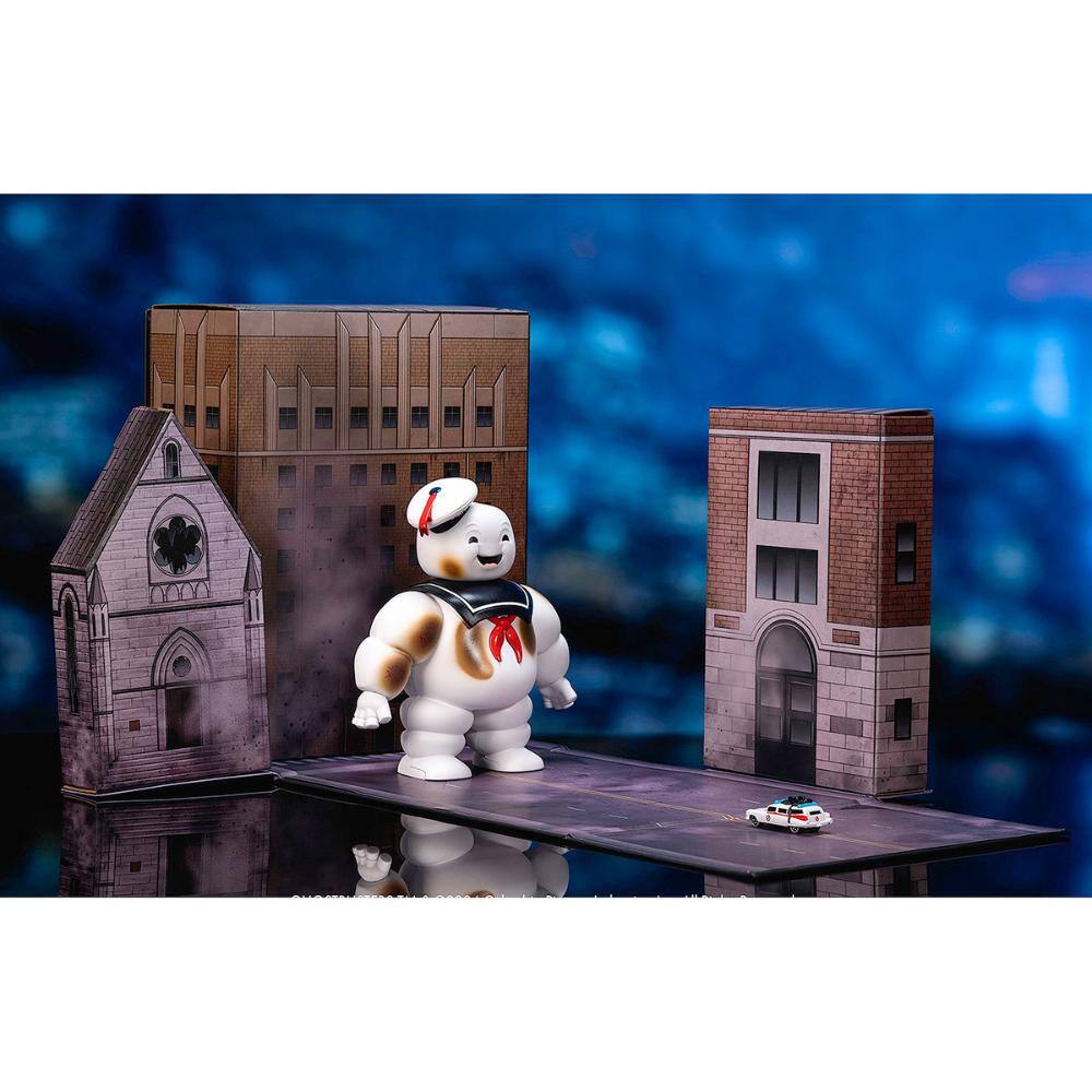 Alt View 1. Jada - Ghostbusters 6" Stay Puft Marshmallow Man Figure with Nano Ecto-1 Diorama Set – Ghostbusters (1984 Movie) - White.
