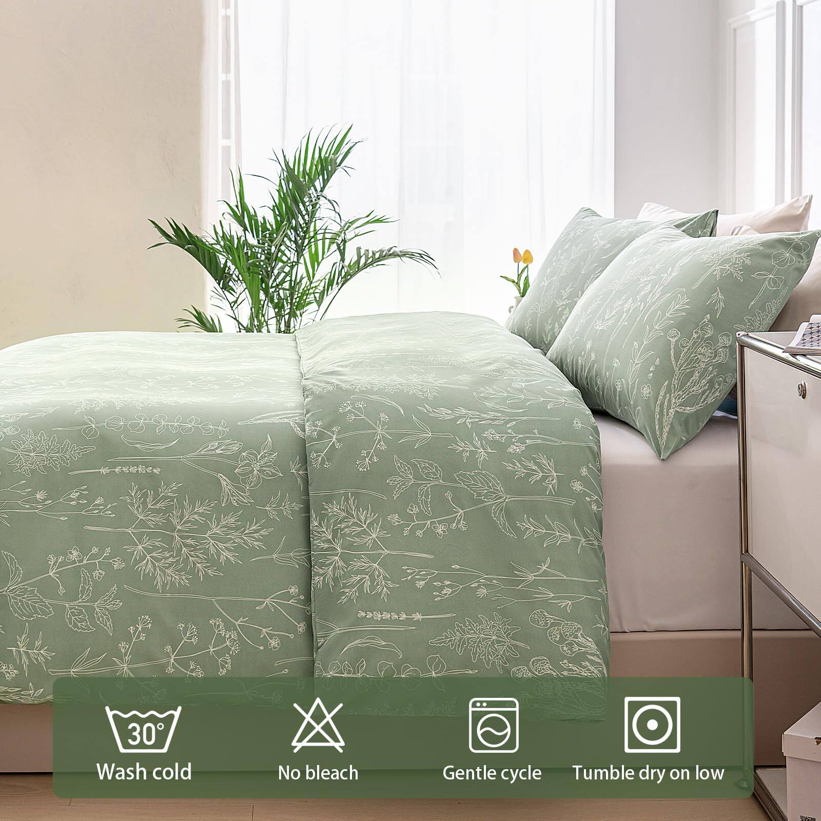 30° Wash cold  
No bleach  
Gentle cycle  
Tumble dry on low