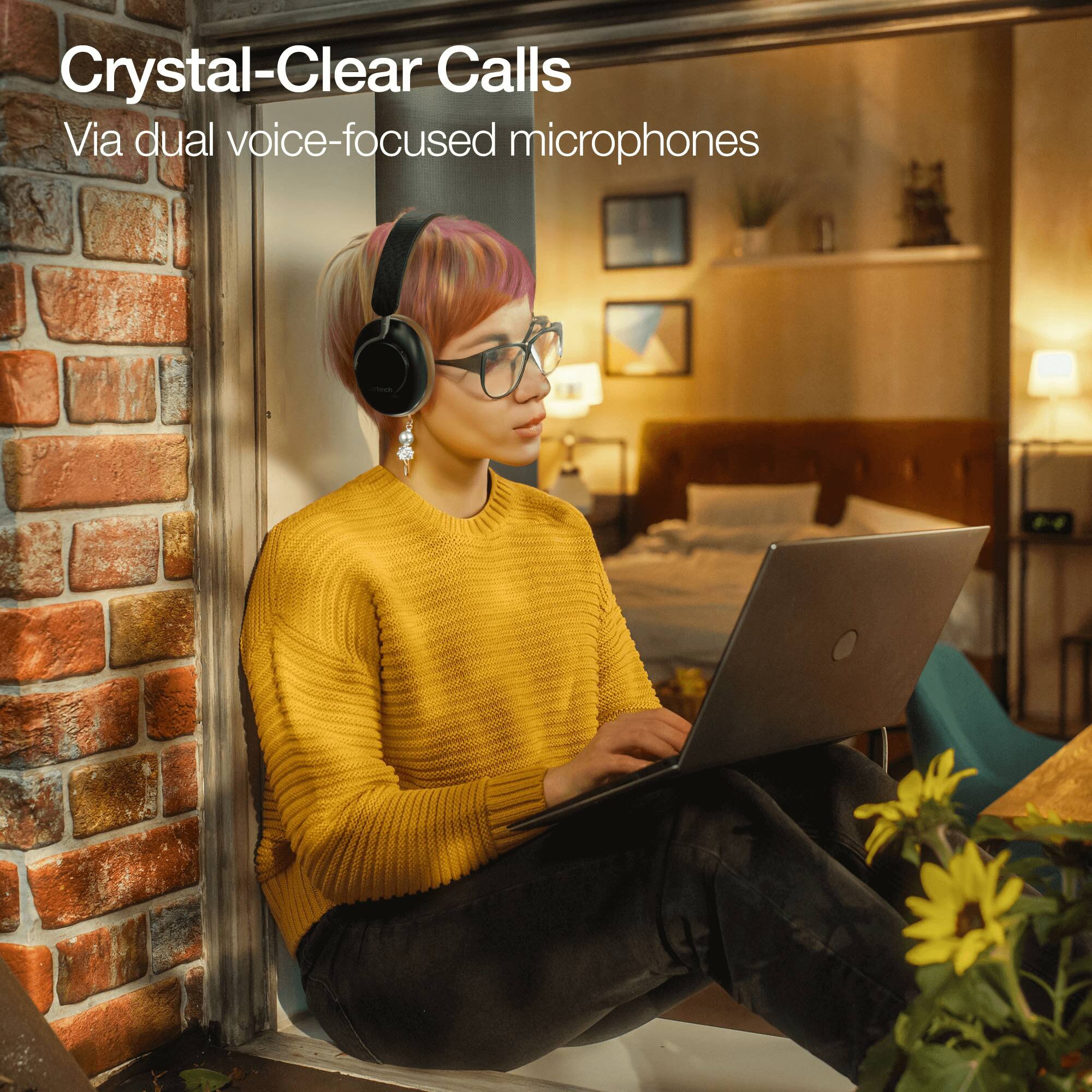 Crystal-Clear Calls  
Via dual voice-focused microphones