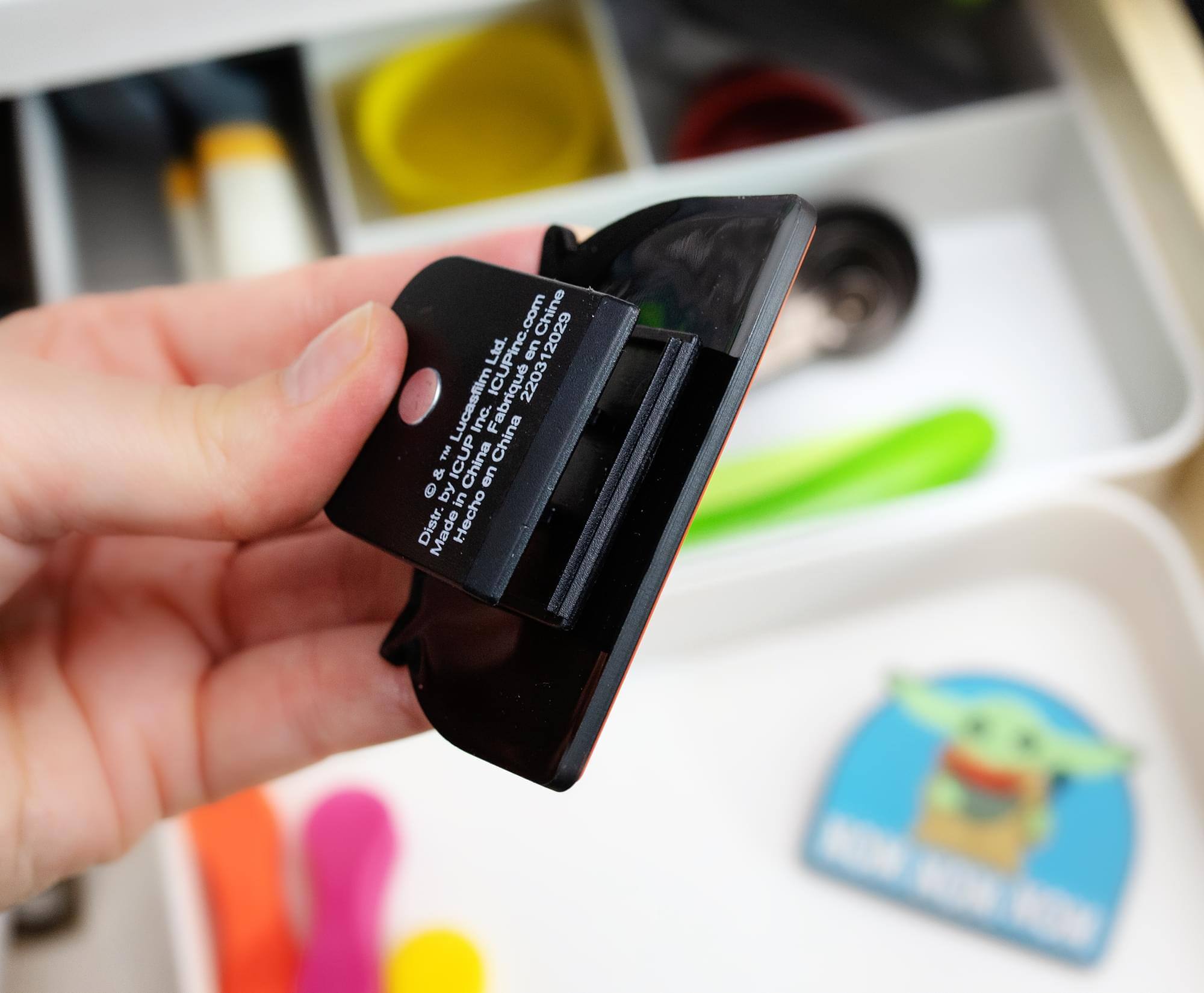 Distributed by Lucasfilm Ltd.  
Made in China  
© & ™ Lucasfilm Ltd.  
Made in China  
220312029