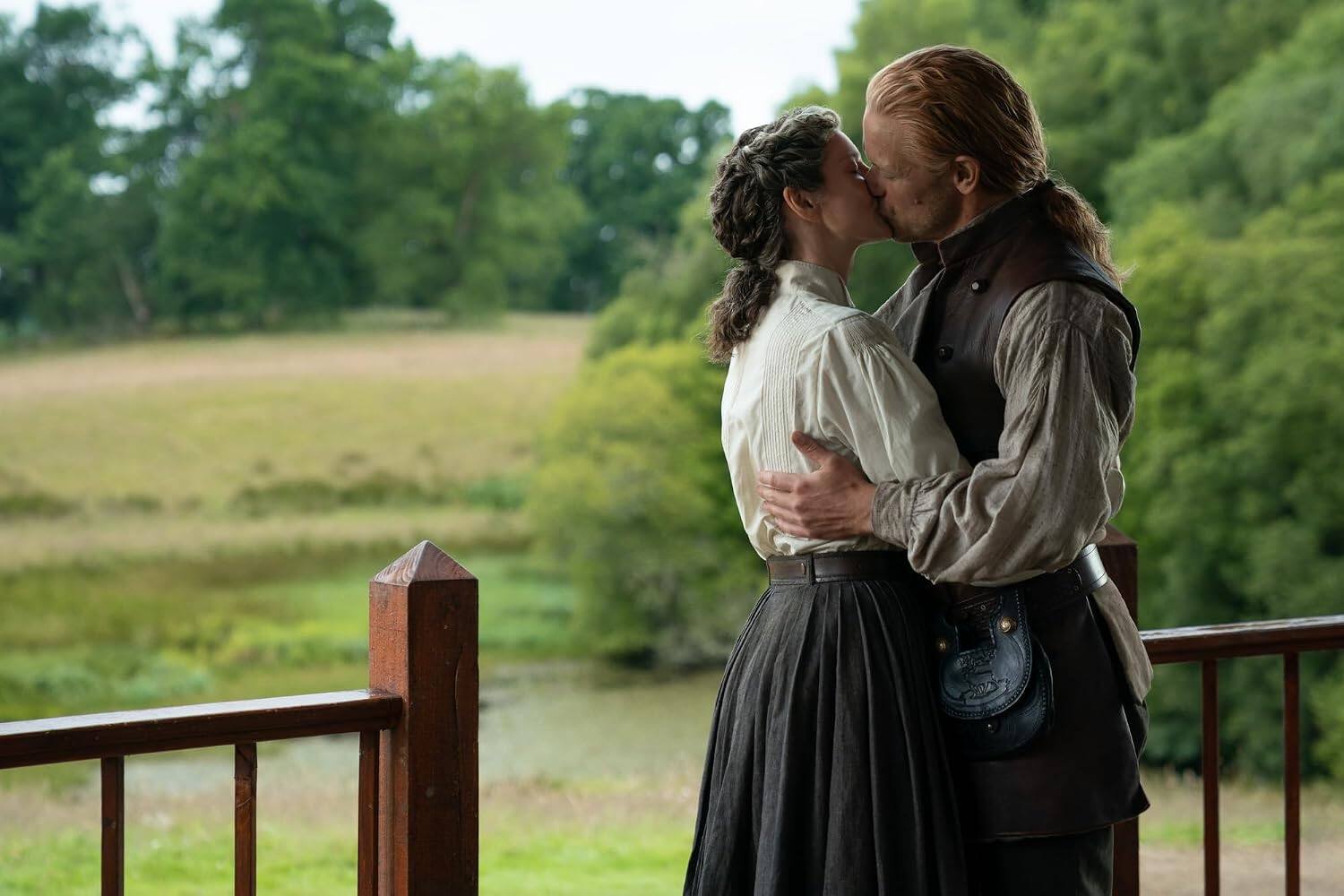 Alt View 1. Outlander - Season 8 - Blu-ray - Collector's Edition.