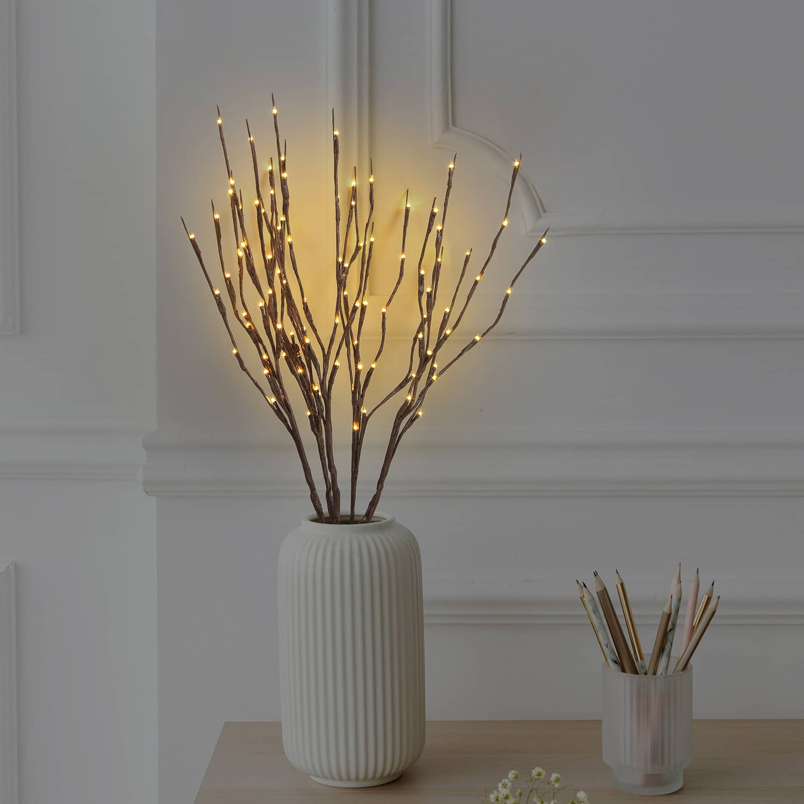 Oumilen - 5PCS LED Lighted Artificial Floral Branches - Decorative Tabletop Accent for Home and Bedroom