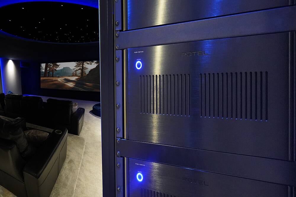 The text on the image reads "ROTEL 19 ROTEL."