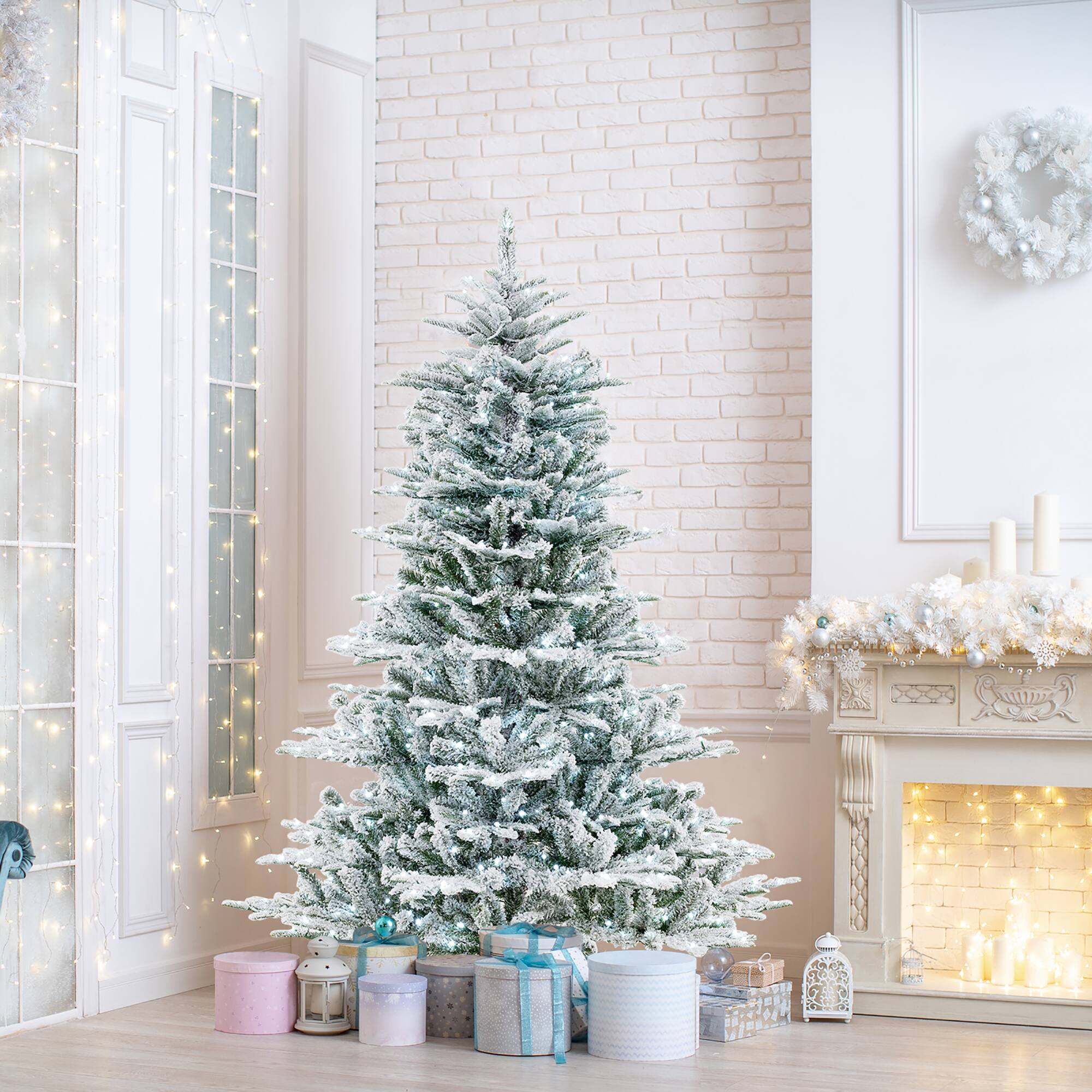 Gymax - 6 FT Snow Flocked Artificial Christmas Tree w/ 661 PVC & PE Tips 500 LED Lights - Green, White