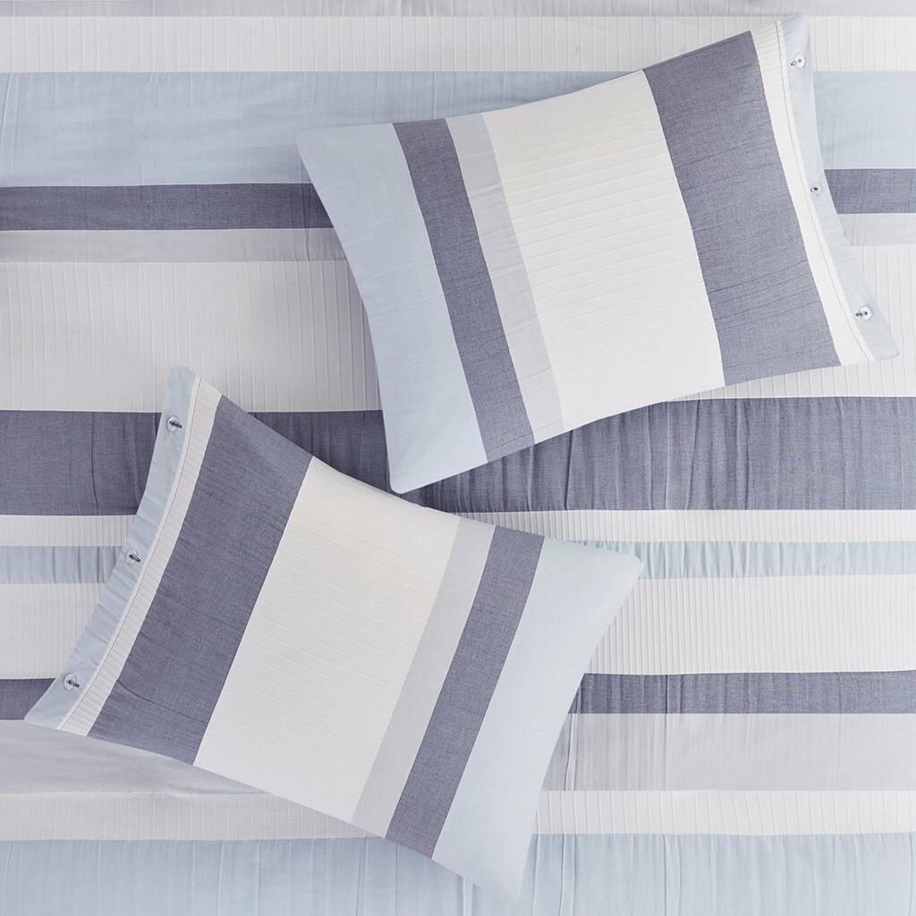 Alt View 2. Gracie Mills - Gracie Mills Mcdaniel Refined Jacquard Elegance: 3-Piece Duvet Cover Set - Blue.