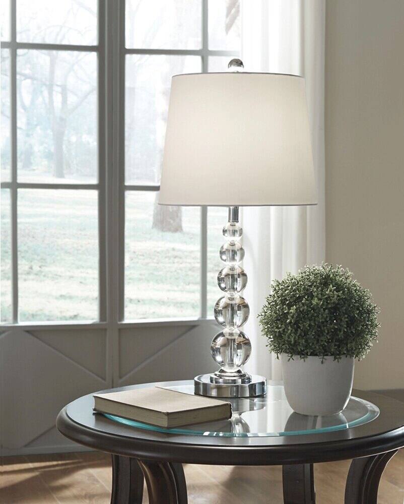 Angle. Ashly - Joaquin Table Lamp (Set of 2) - Clear/Silver.