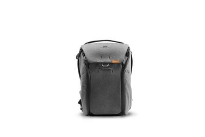 Peak Design Everyday Backpack V2 20L Charcoal BEDB-20-CH-3 Peak Design Everyday Backpack V2 20L Charcoal BEDB-20-CH-3