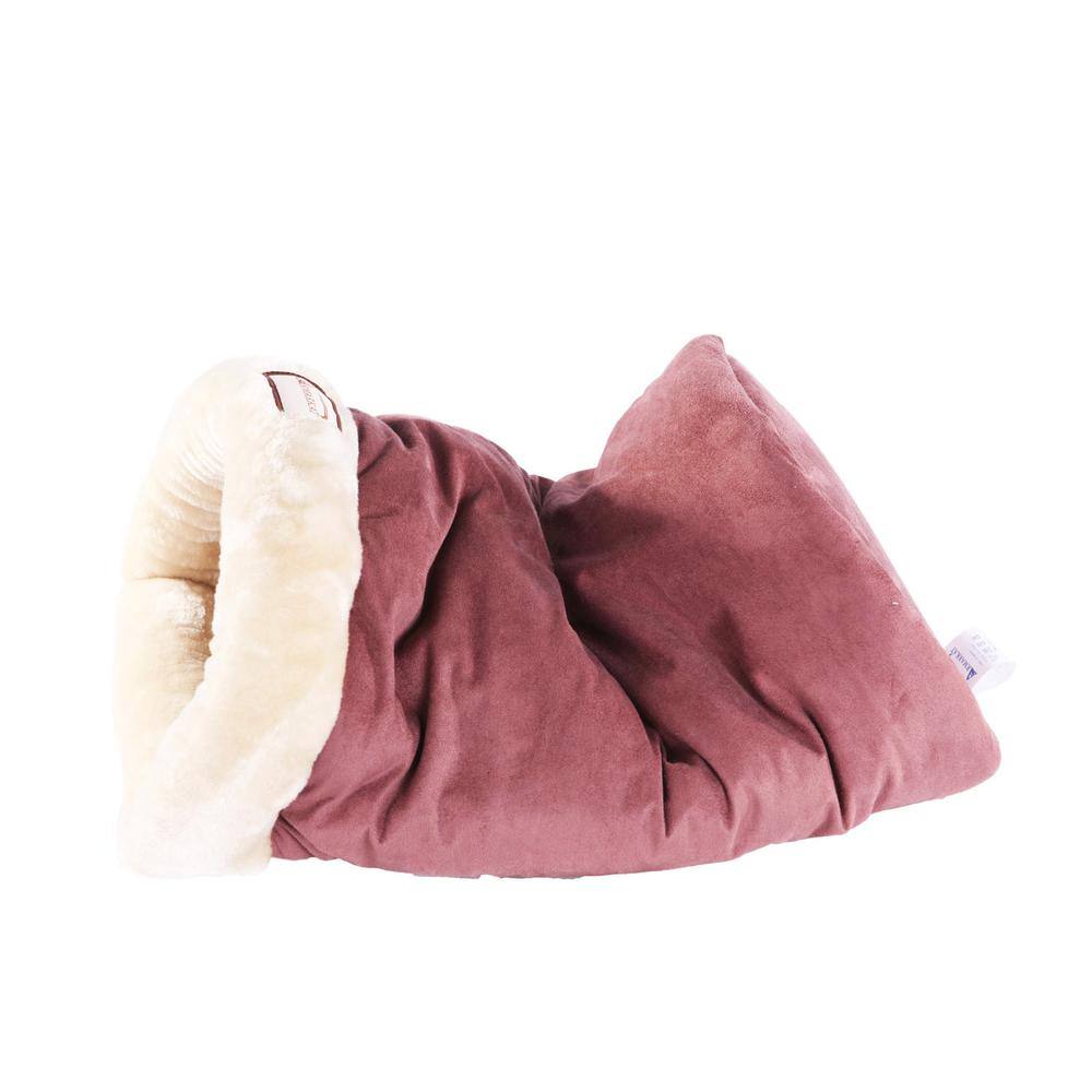 Angle. Armarkat - Cat Bed Indian Red 14W x 20D x 10H - Red.