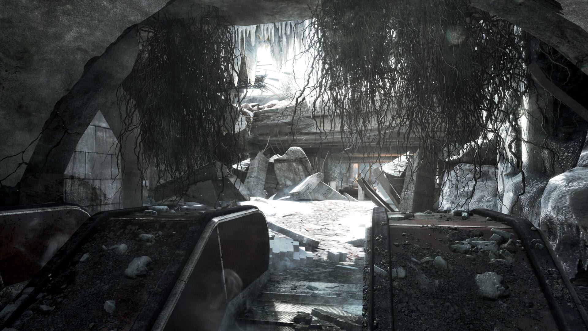 Left. Deep Silver - Metro Redux Bundle.