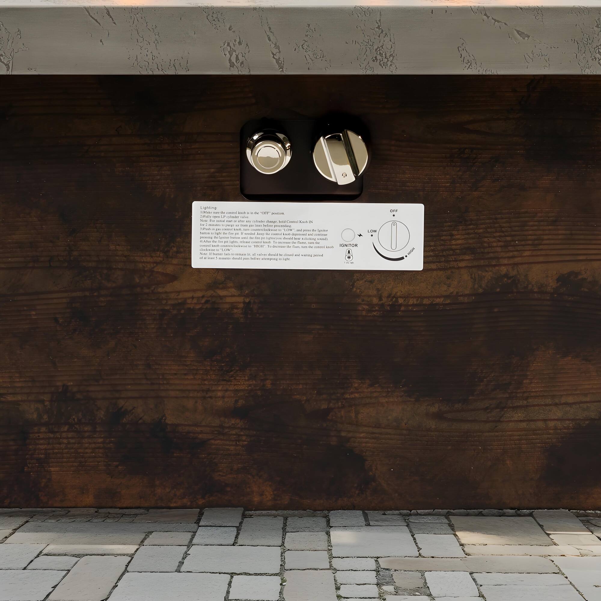 Sure, here is the corrected and grouped text from the image:

---

**Ligona**

- - - - - - i - Saere - - - - - - - - - - ... - -. - . - - - - OTO - i - -  - - ... -- - Com - 1 - 1 - - gre - - - - - .ew - - ! - - - I - - | -. - - 1  - -  -  i - - - -e - I .. Fe - - - - I  - - : - | -e - I - - -- IGNITOR C - i - | - - - - - ... .e - - - wong - - ... - - 1 -.  - - : LUW - I

---

**Control Knob Instructions**

1. Make sure the control knob is in the "OFF" position.
2. Turn the knob to the desired heat setting.
3. Press the "IGNITOR" button to ignite the grill.
4. If the grill does not ignite, press the "IGNITOR" button again.
5. If the grill still does not ignite, check the propane tank and refill if necessary.
6. Once the grill is lit, adjust